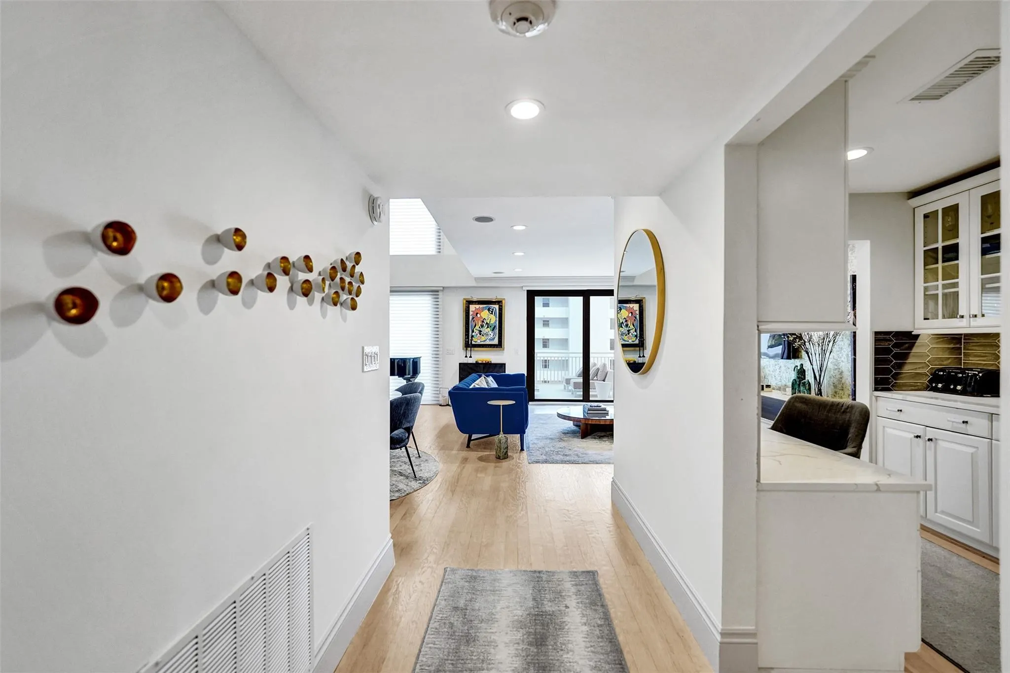 3100 NE 48th St, #311
