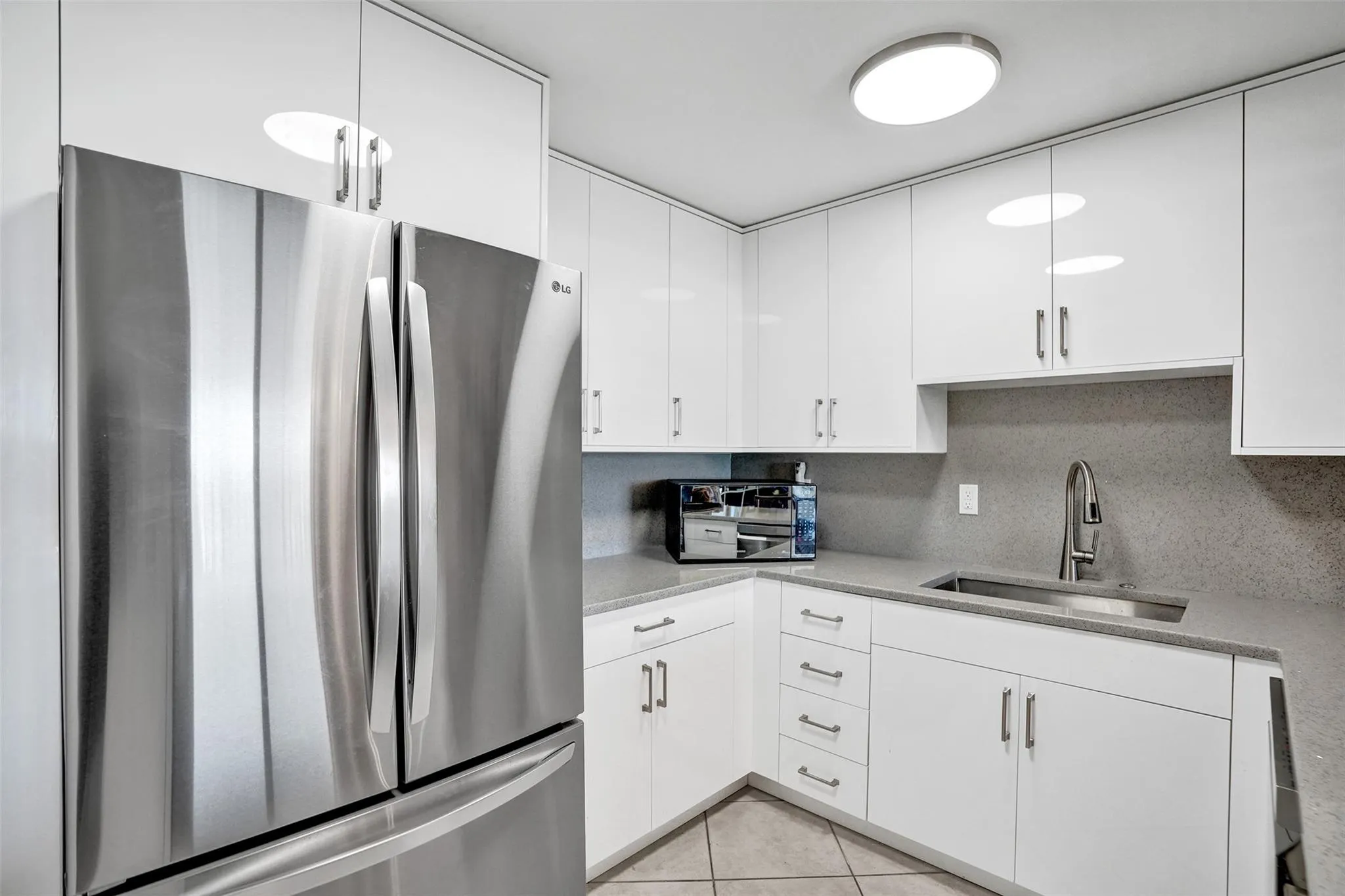 1800 N Andrews Ave, #12B