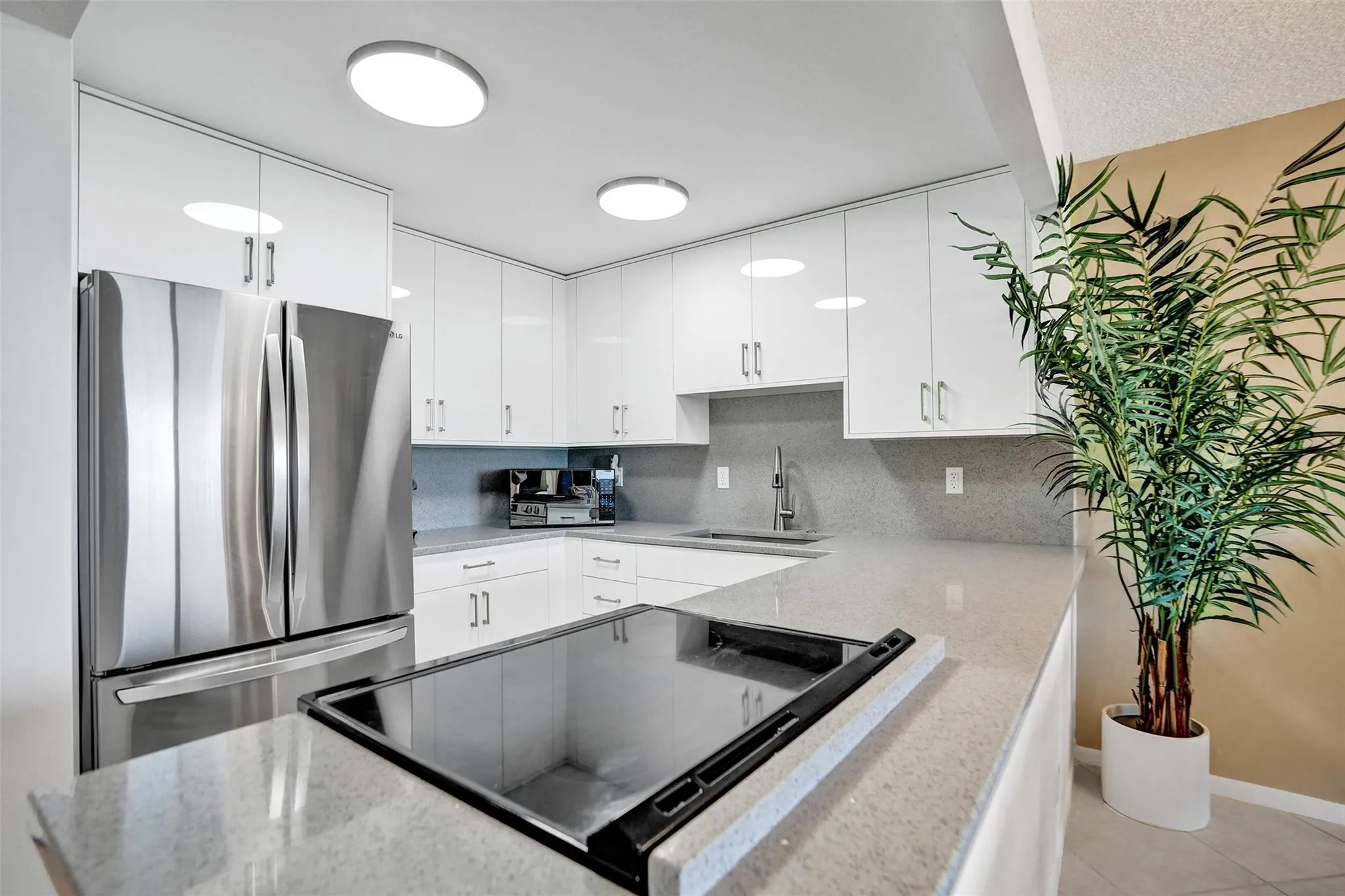 1800 N Andrews Ave, #12B