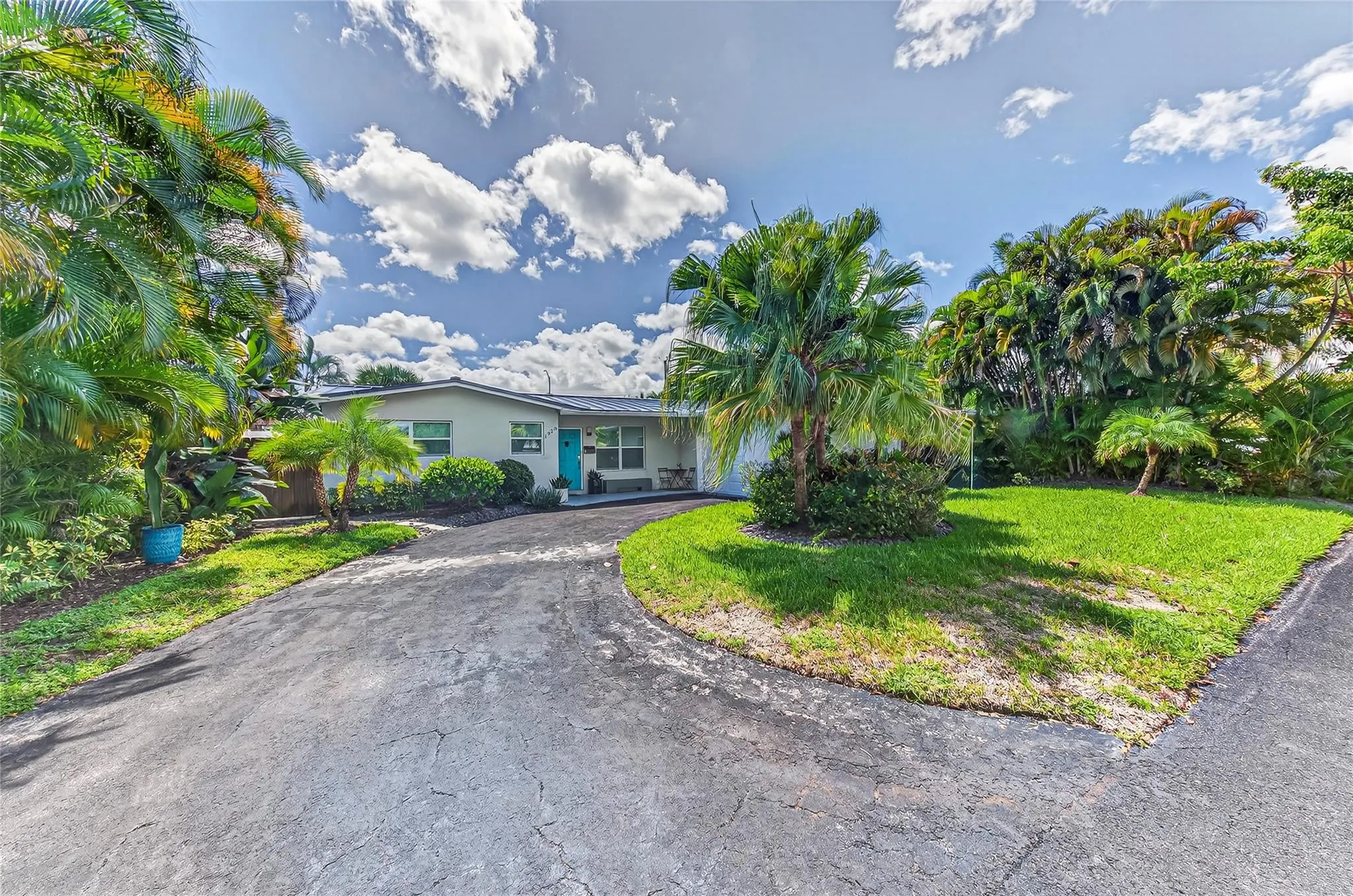 1920 NE 26th Dr