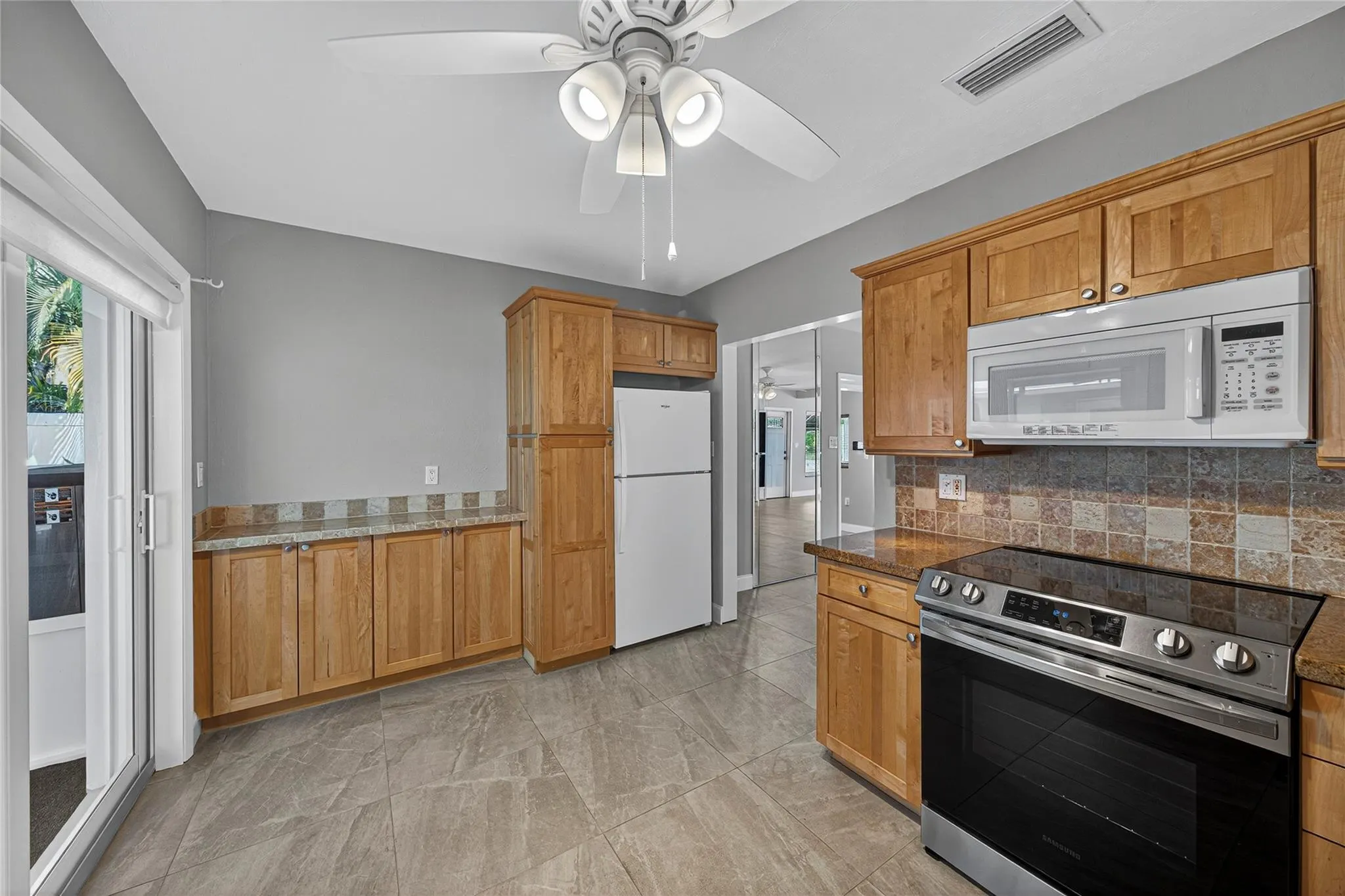 1415 NE 17th Ter