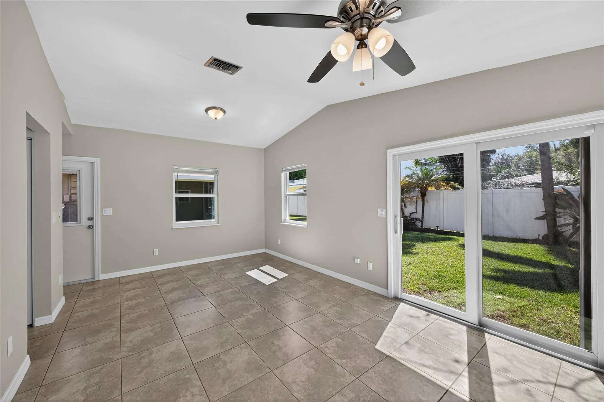 1415 NE 17th Ter
