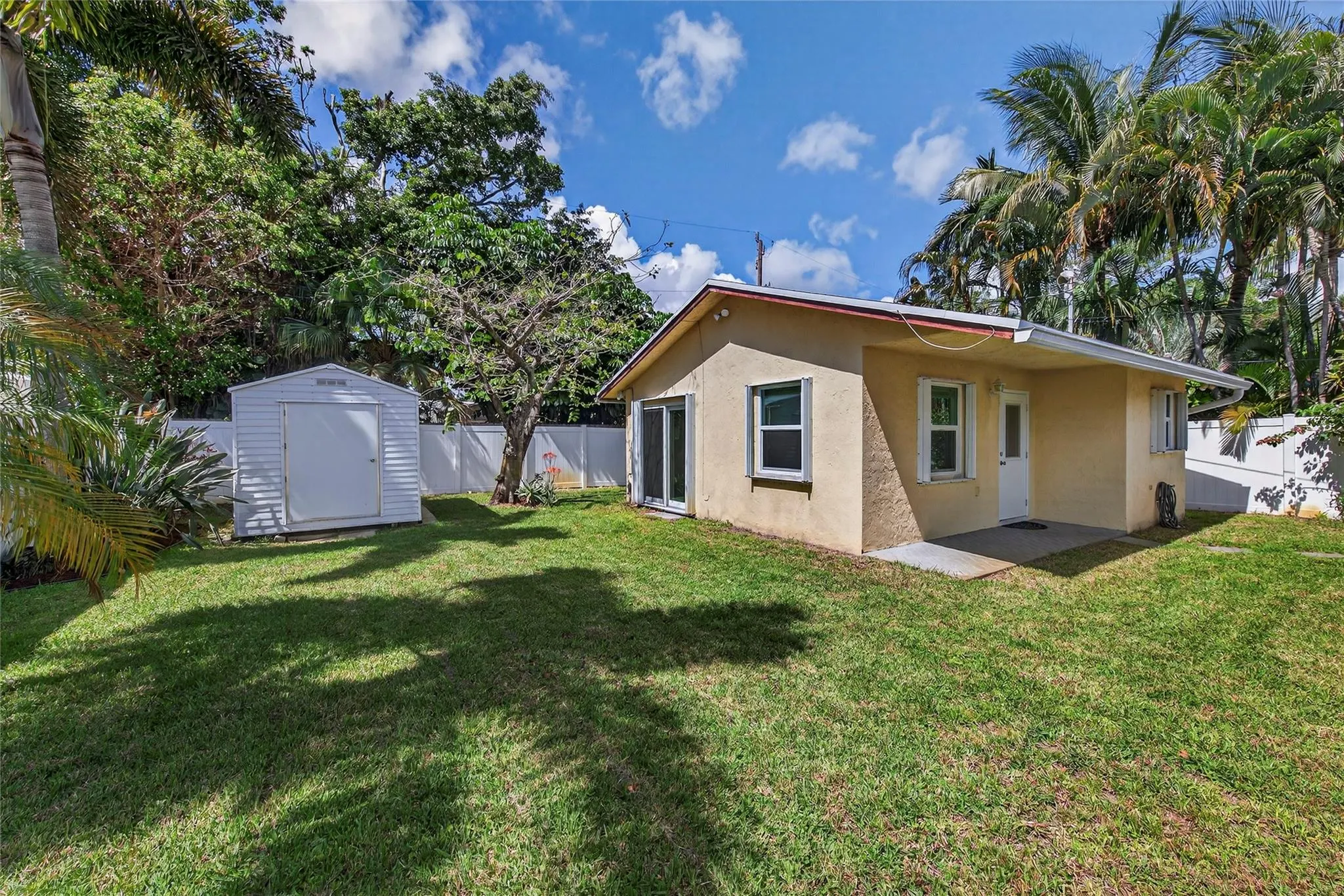 1415 NE 17th Ter