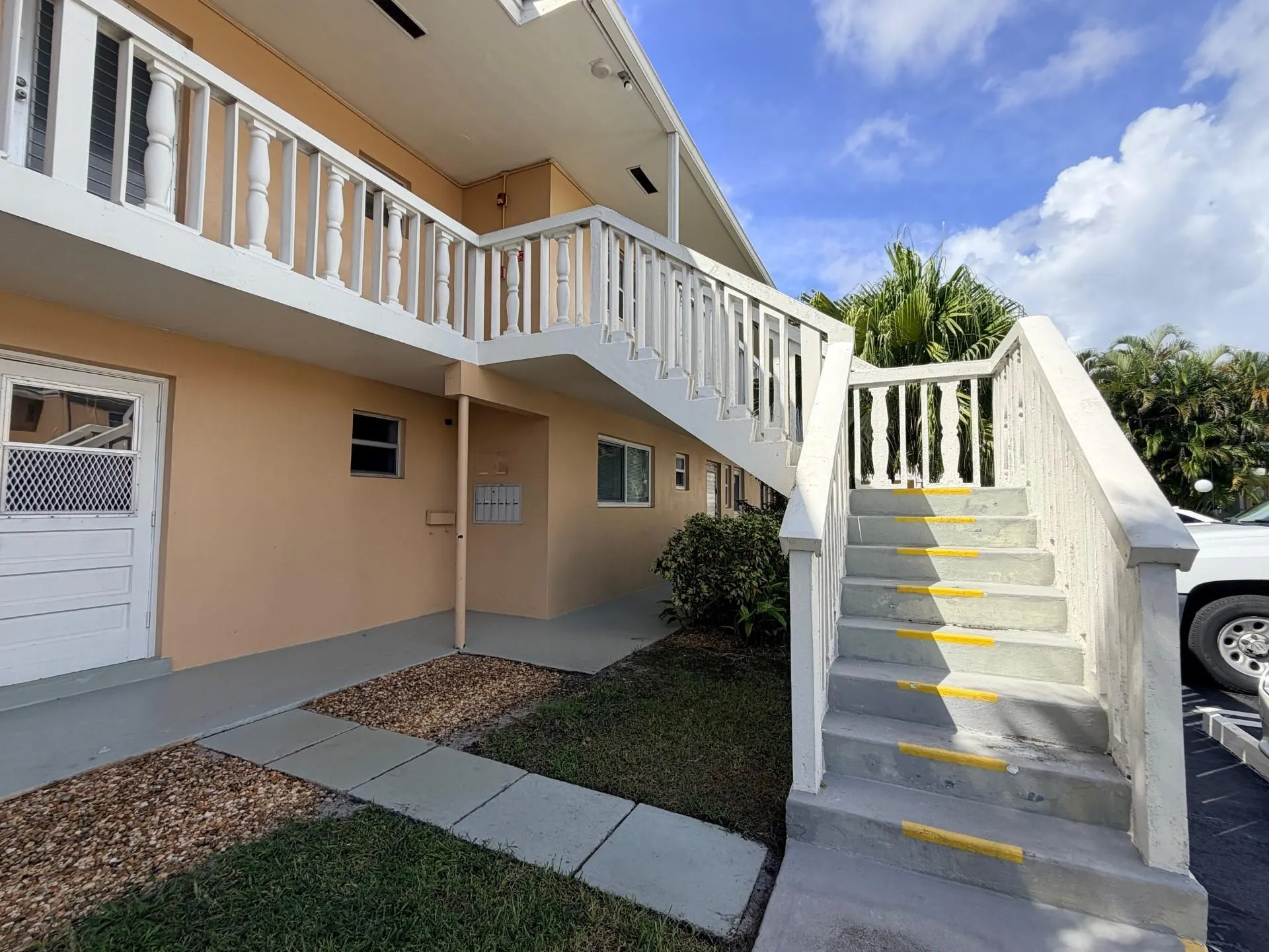 2101 NE 1st Ct, #206