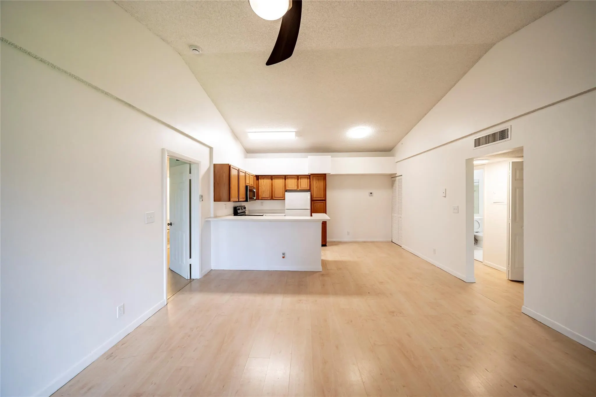 721 Lyons Rd, #15-208