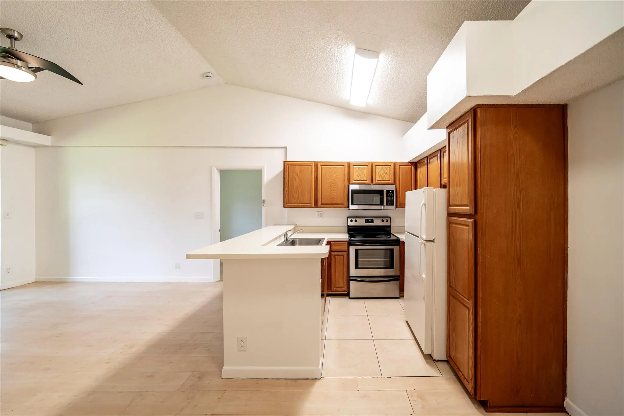 721 Lyons Rd, #15-208
