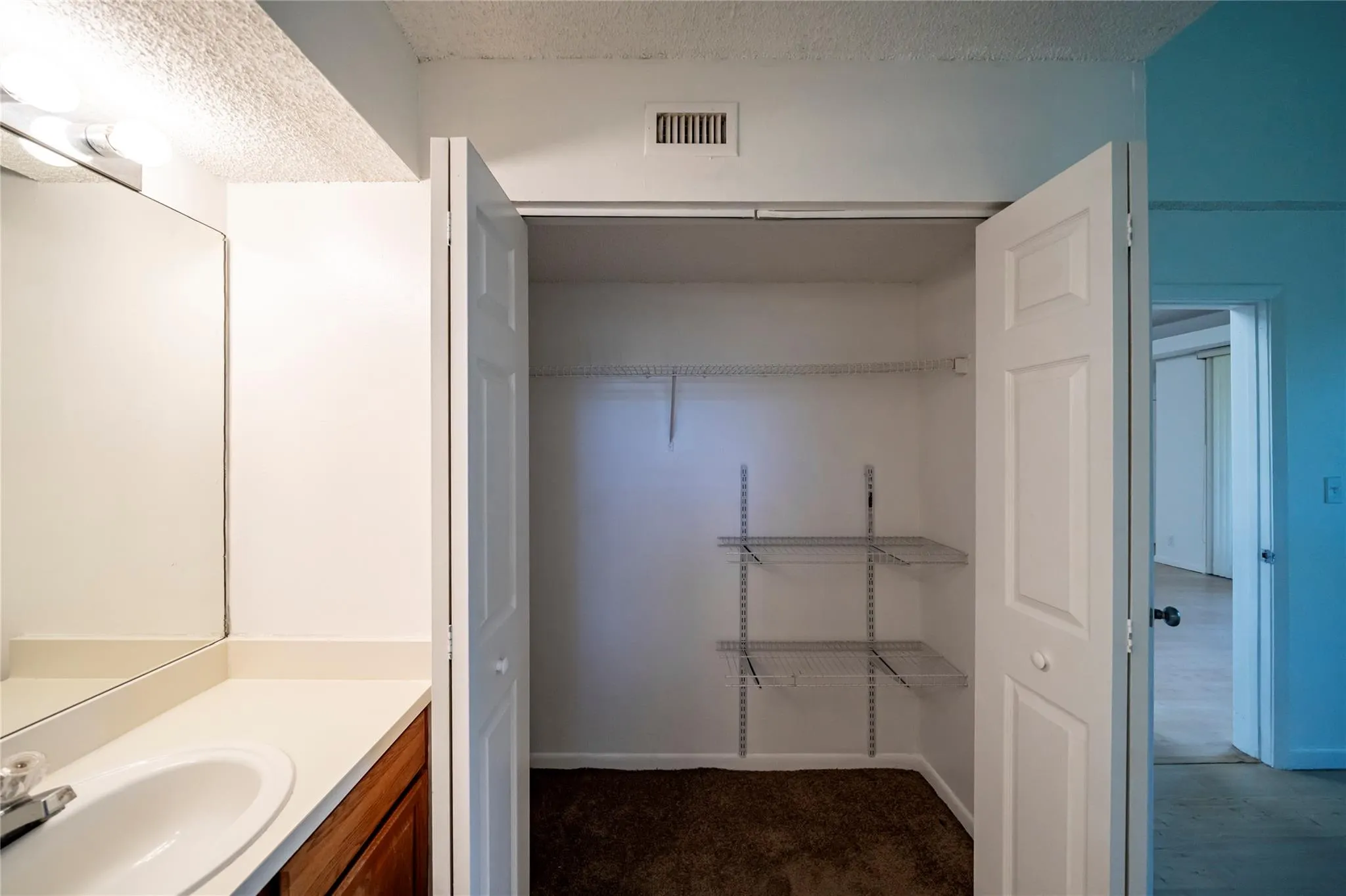 721 Lyons Rd, #15-208