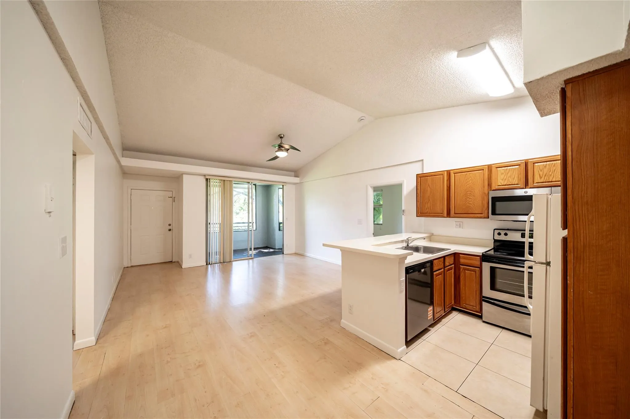 721 Lyons Rd, #15-208