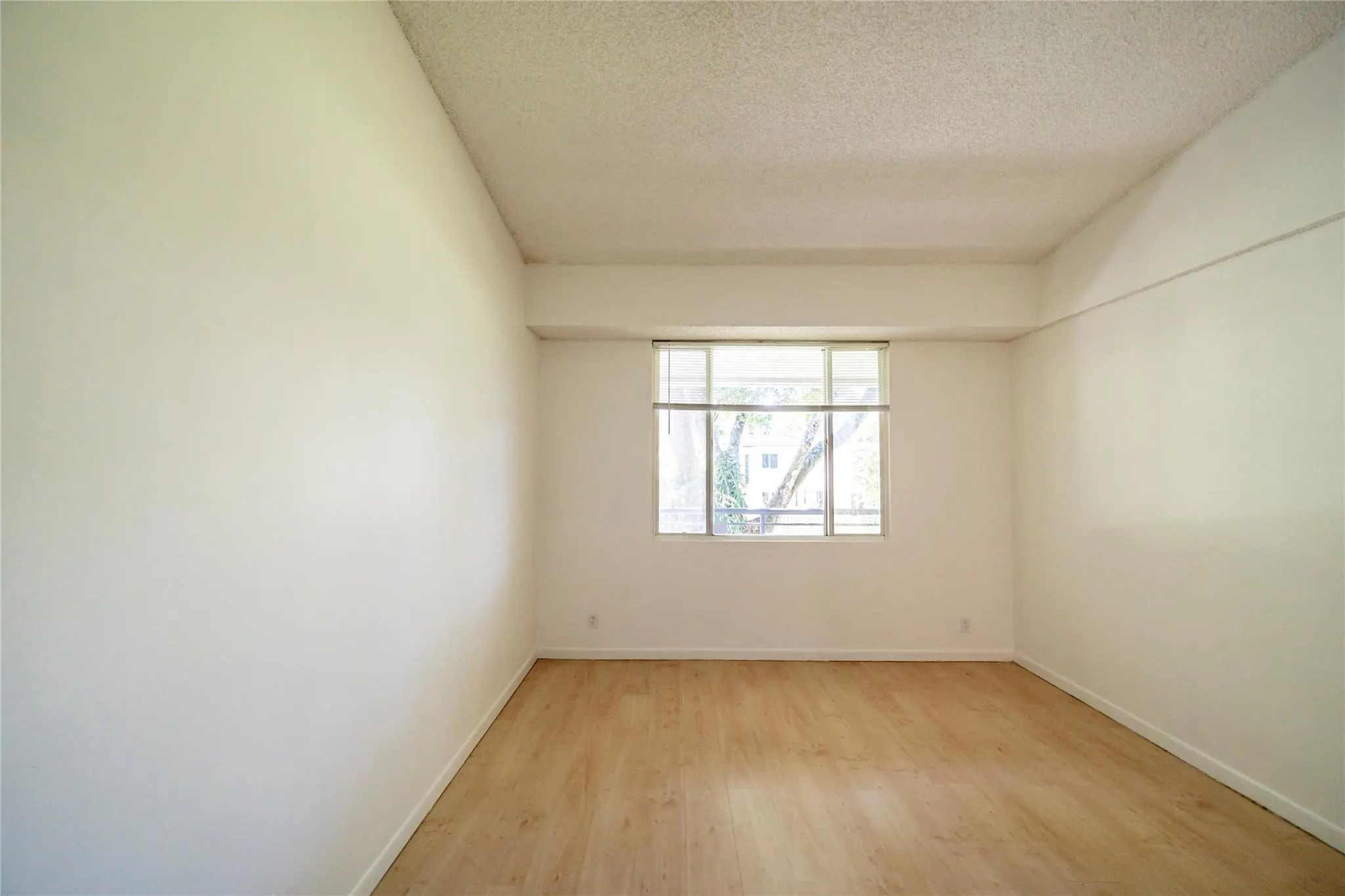 721 Lyons Rd, #15-208