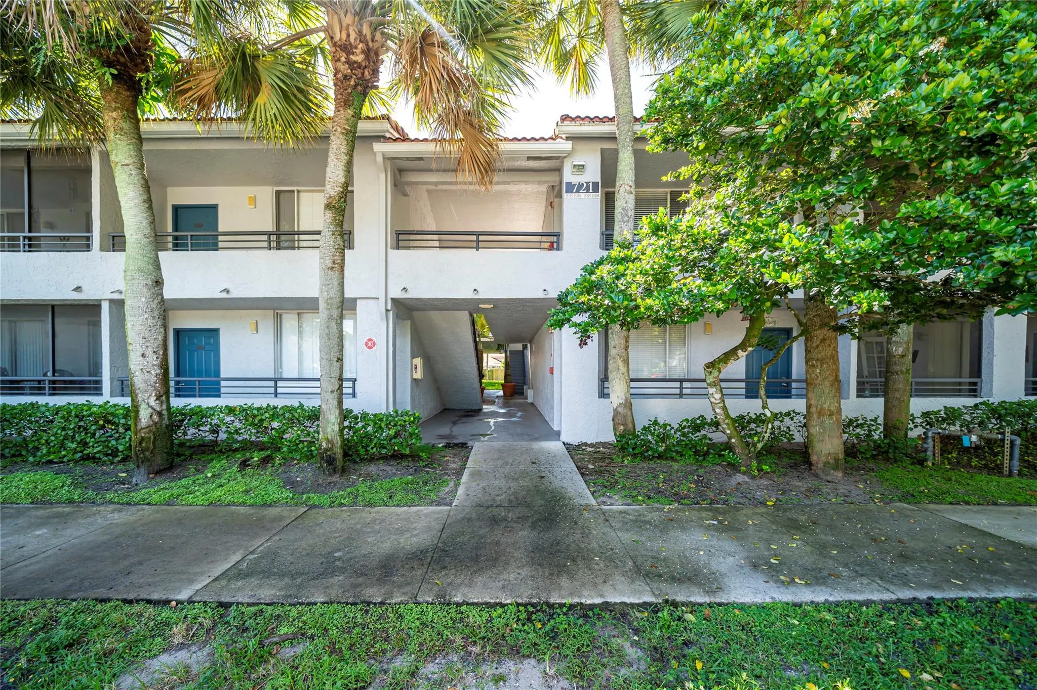 721 Lyons Rd, #15-208