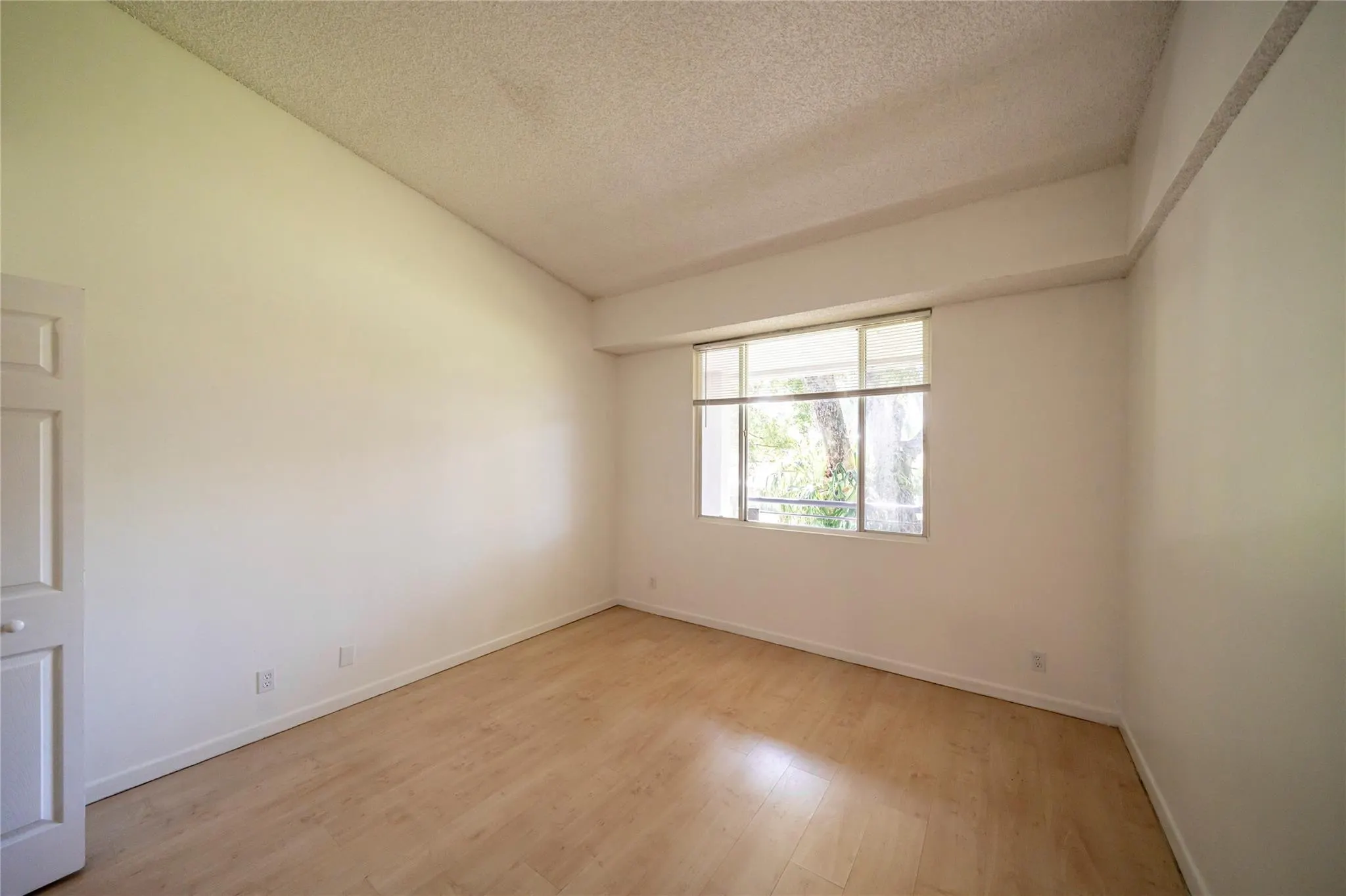 721 Lyons Rd, #15-208