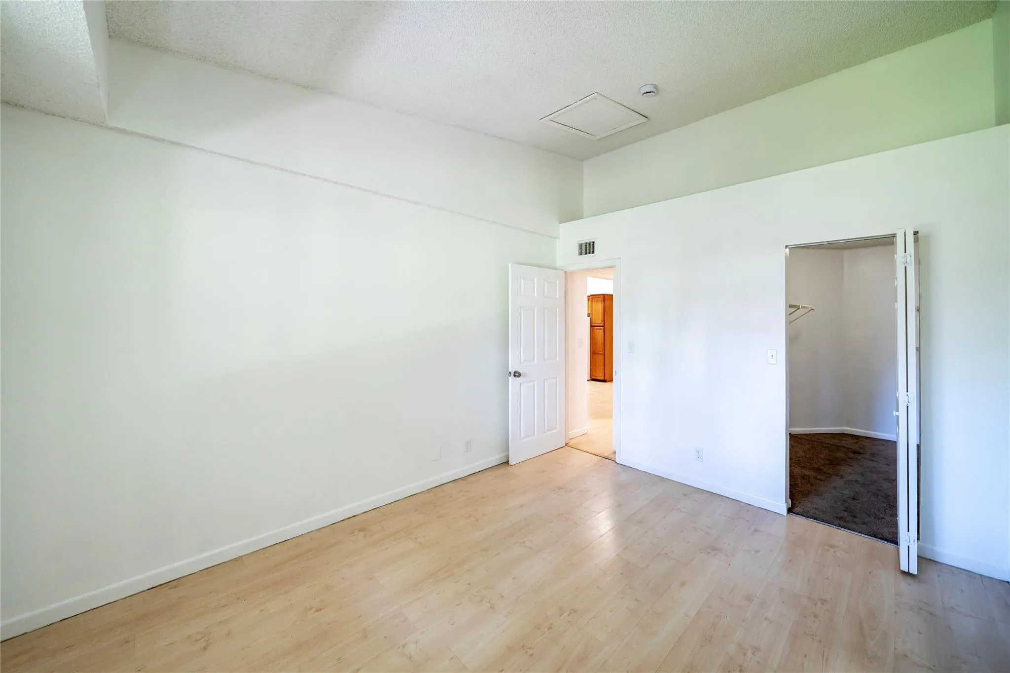721 Lyons Rd, #15-208