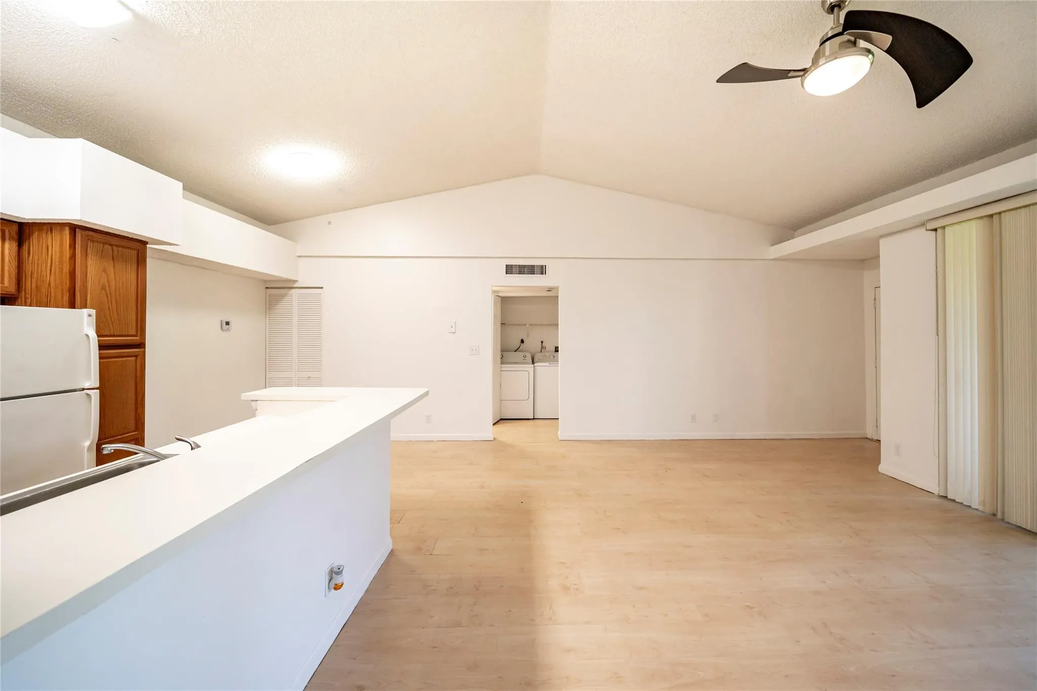 721 Lyons Rd, #15-208