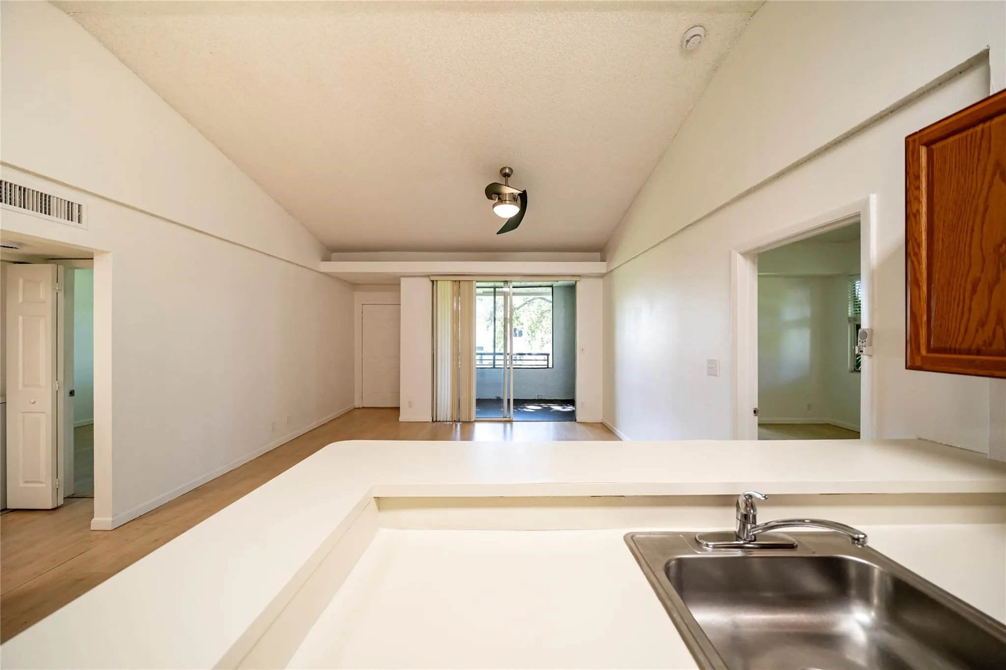 721 Lyons Rd, #15-208
