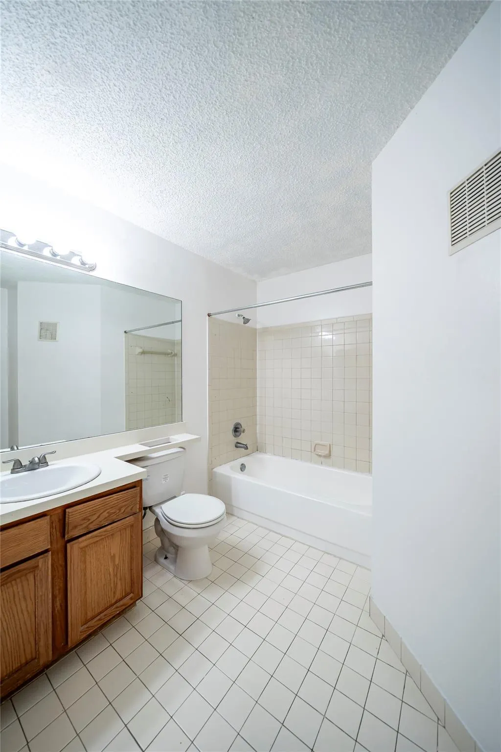 721 Lyons Rd, #15-208