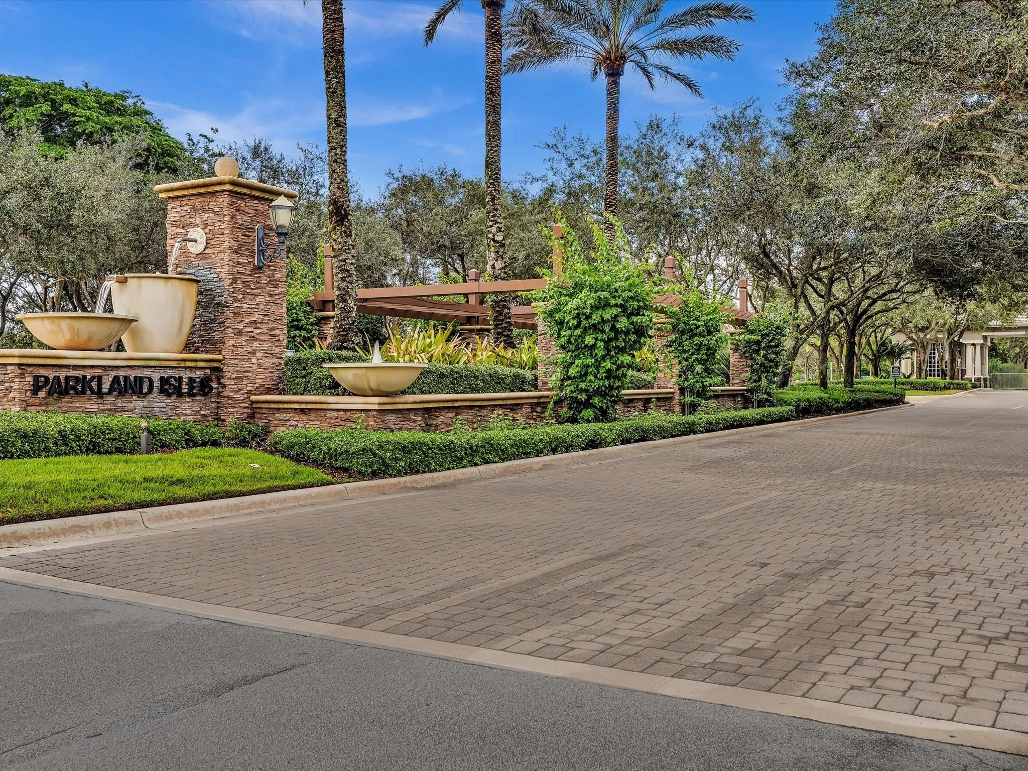 10986 NW 62nd Court