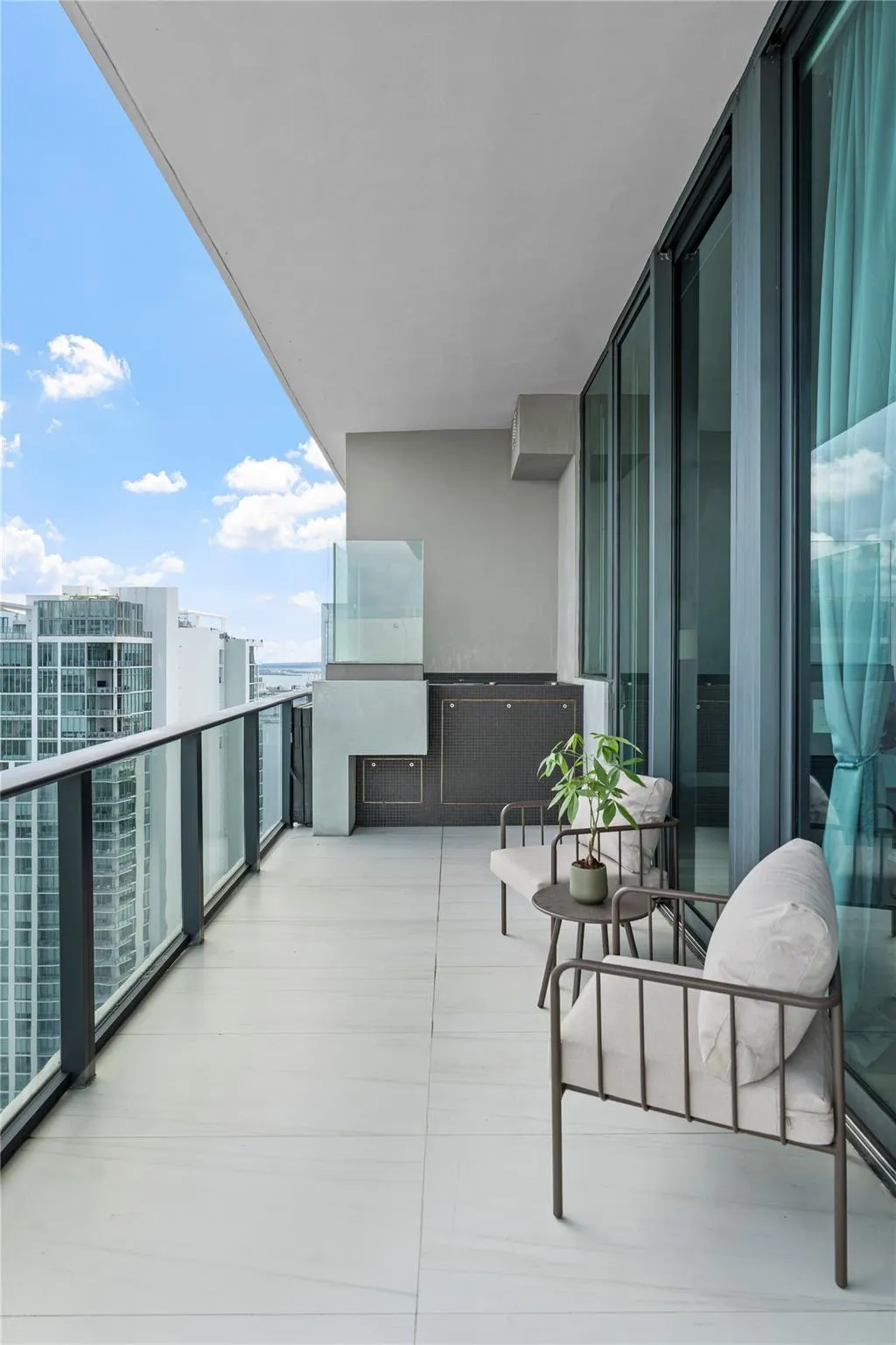 480 NE 31st St, #PH5104