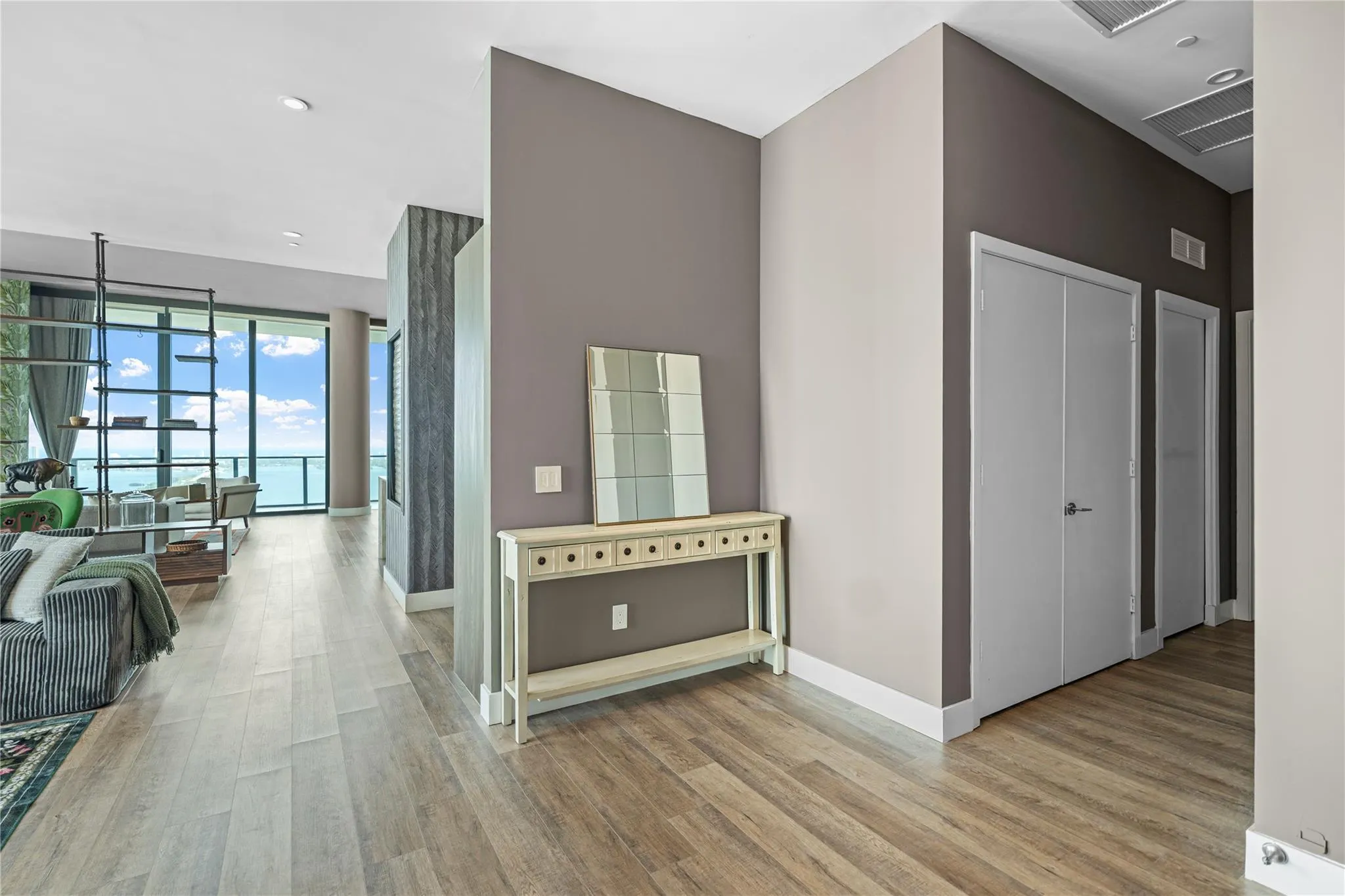 480 NE 31st St, #PH5104