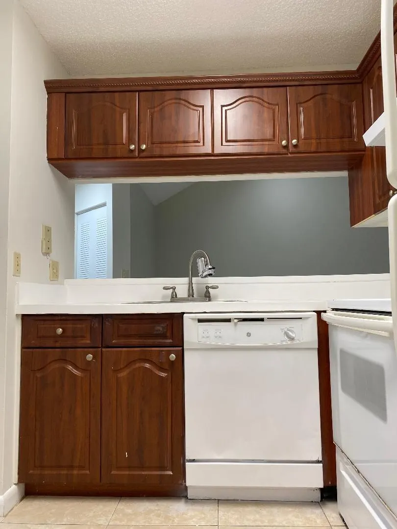 1027 Coral Club Dr, #1027