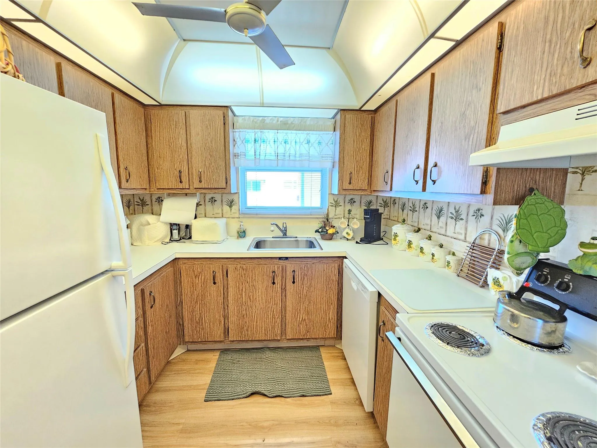 2850 NE 14th St, #410B