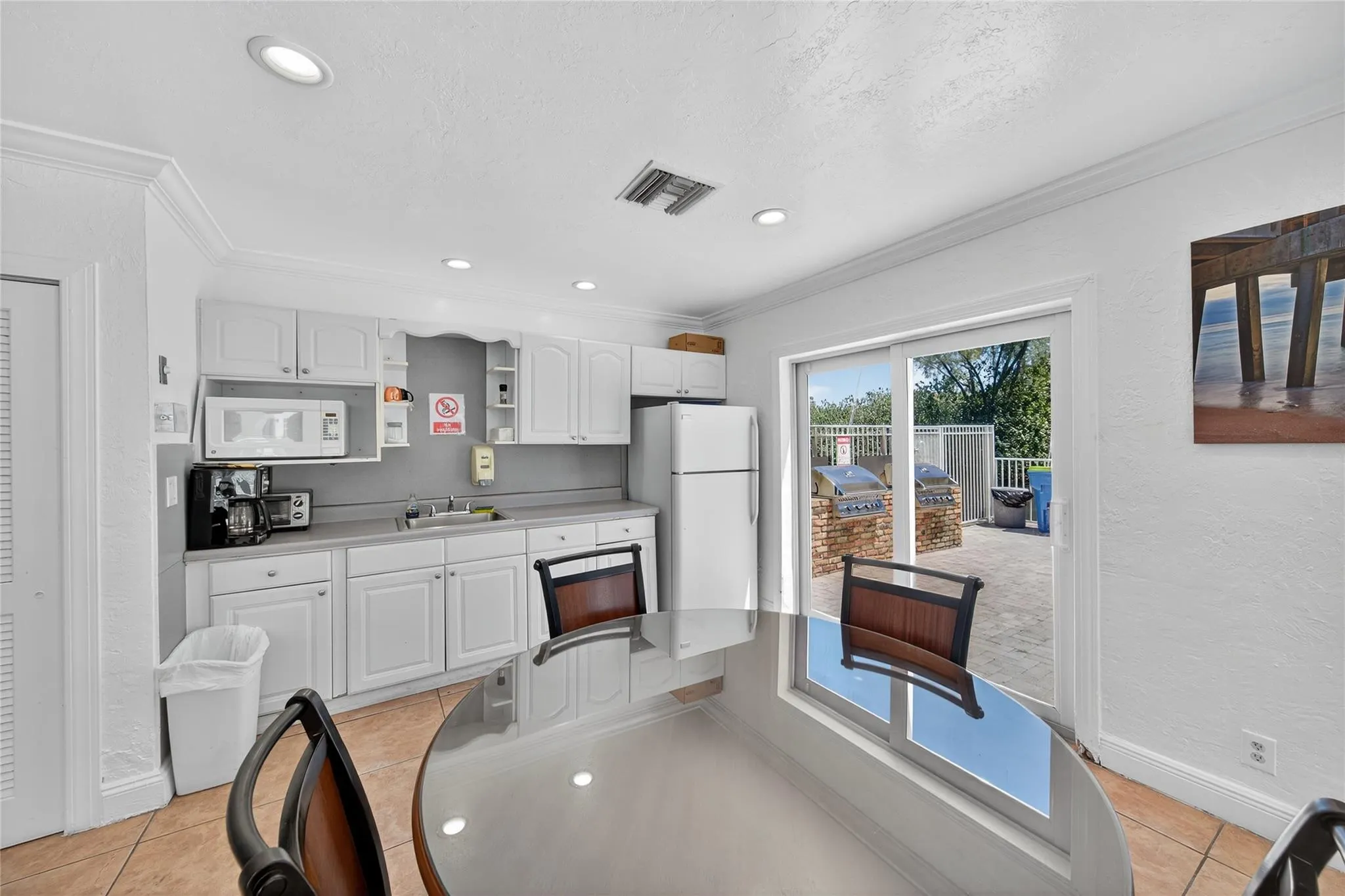 2850 NE 14th St, #410B