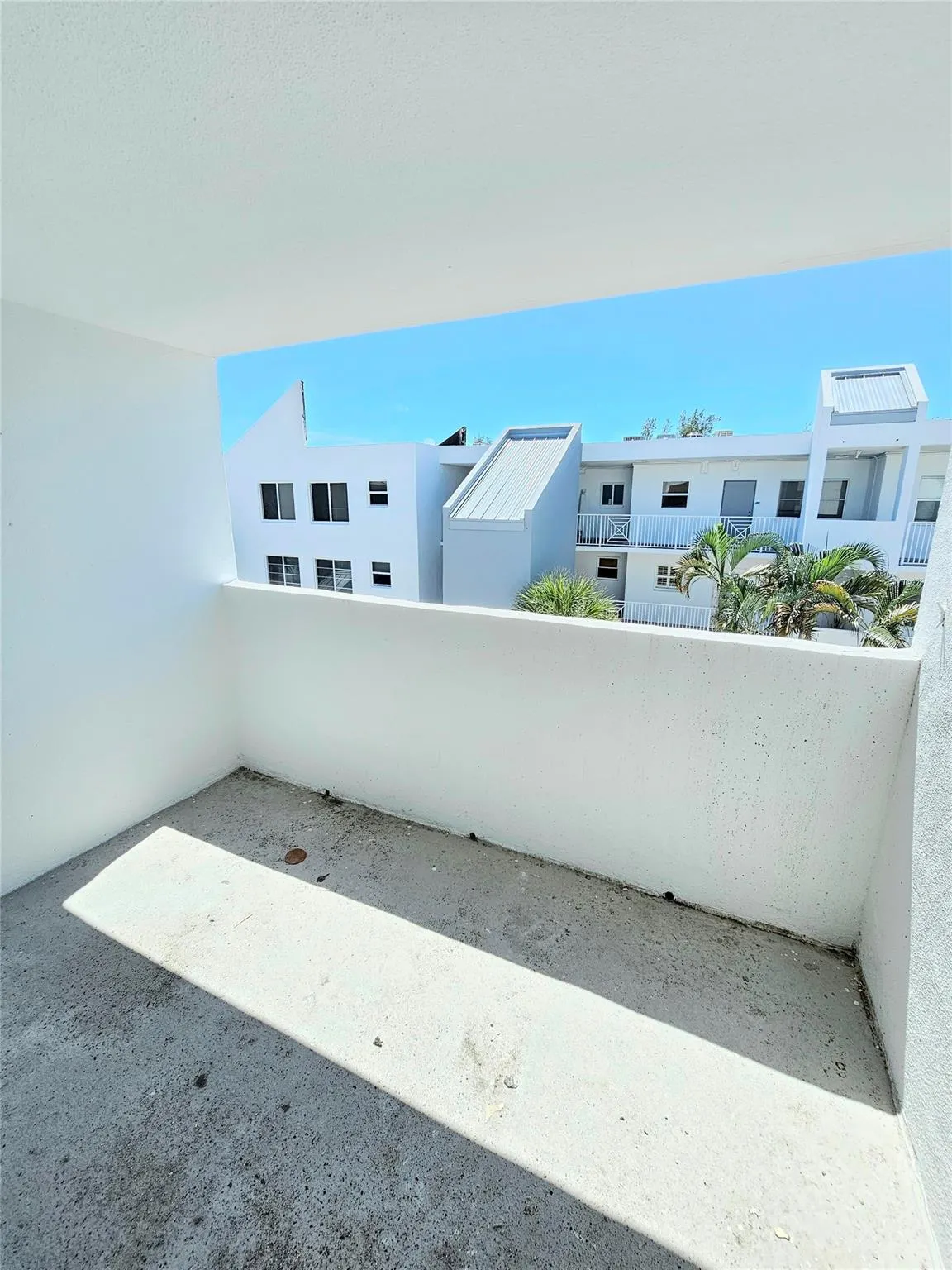 2850 NE 14th St, #410B