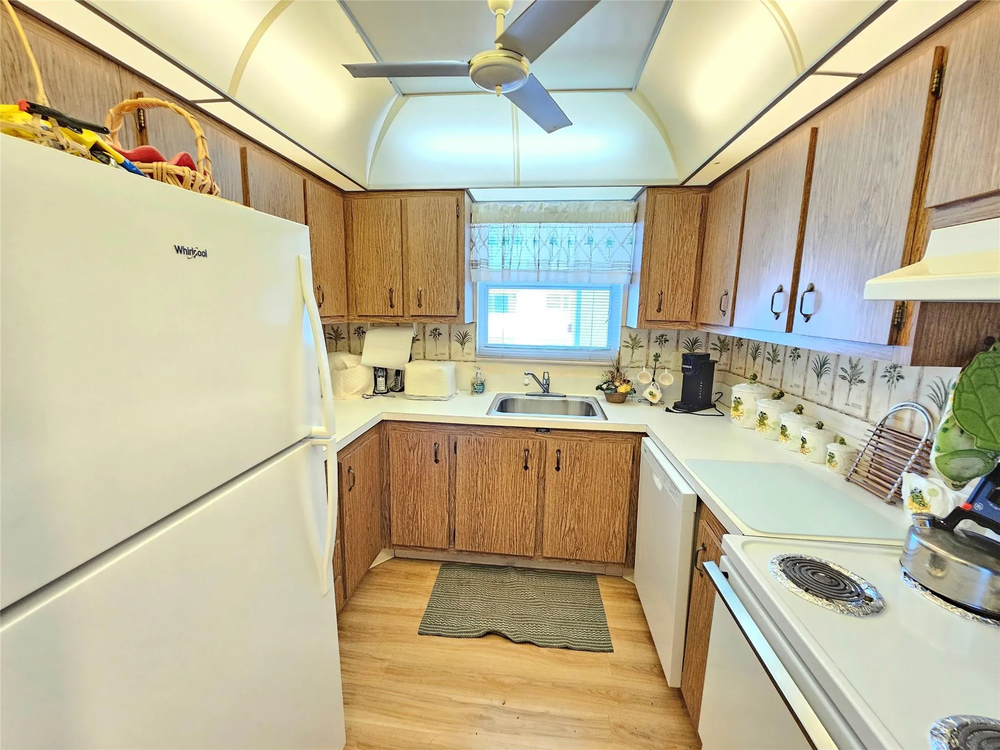2850 NE 14th St, #410B
