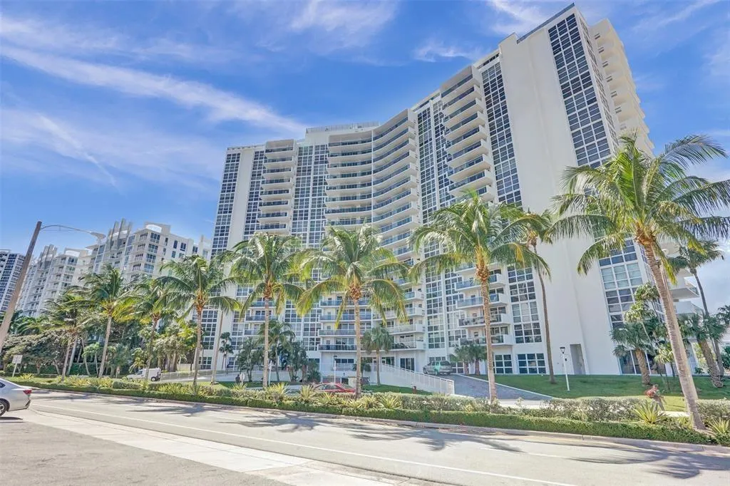 2841 N Ocean Blvd, #303