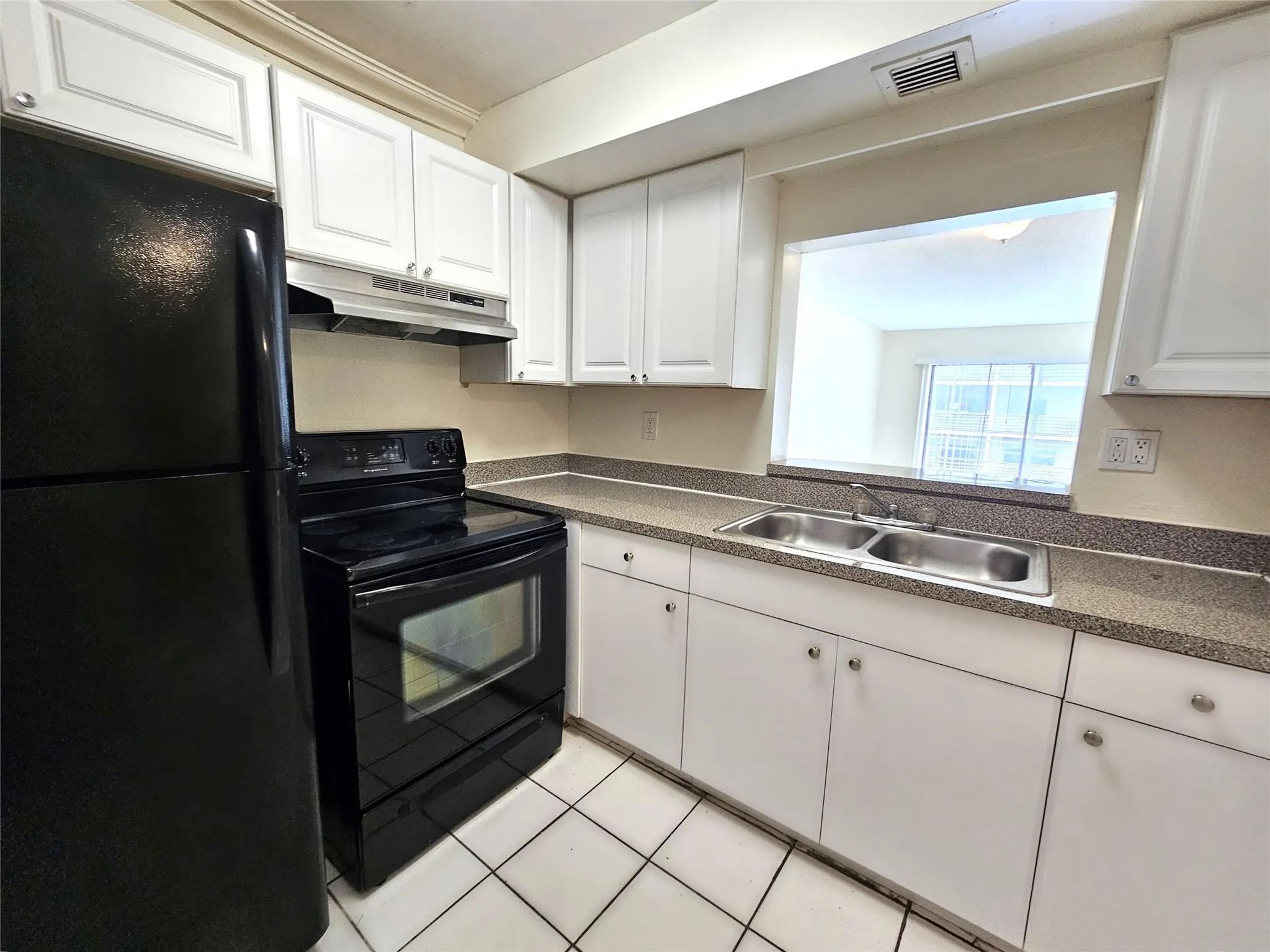 3600 NW 21st St, #303