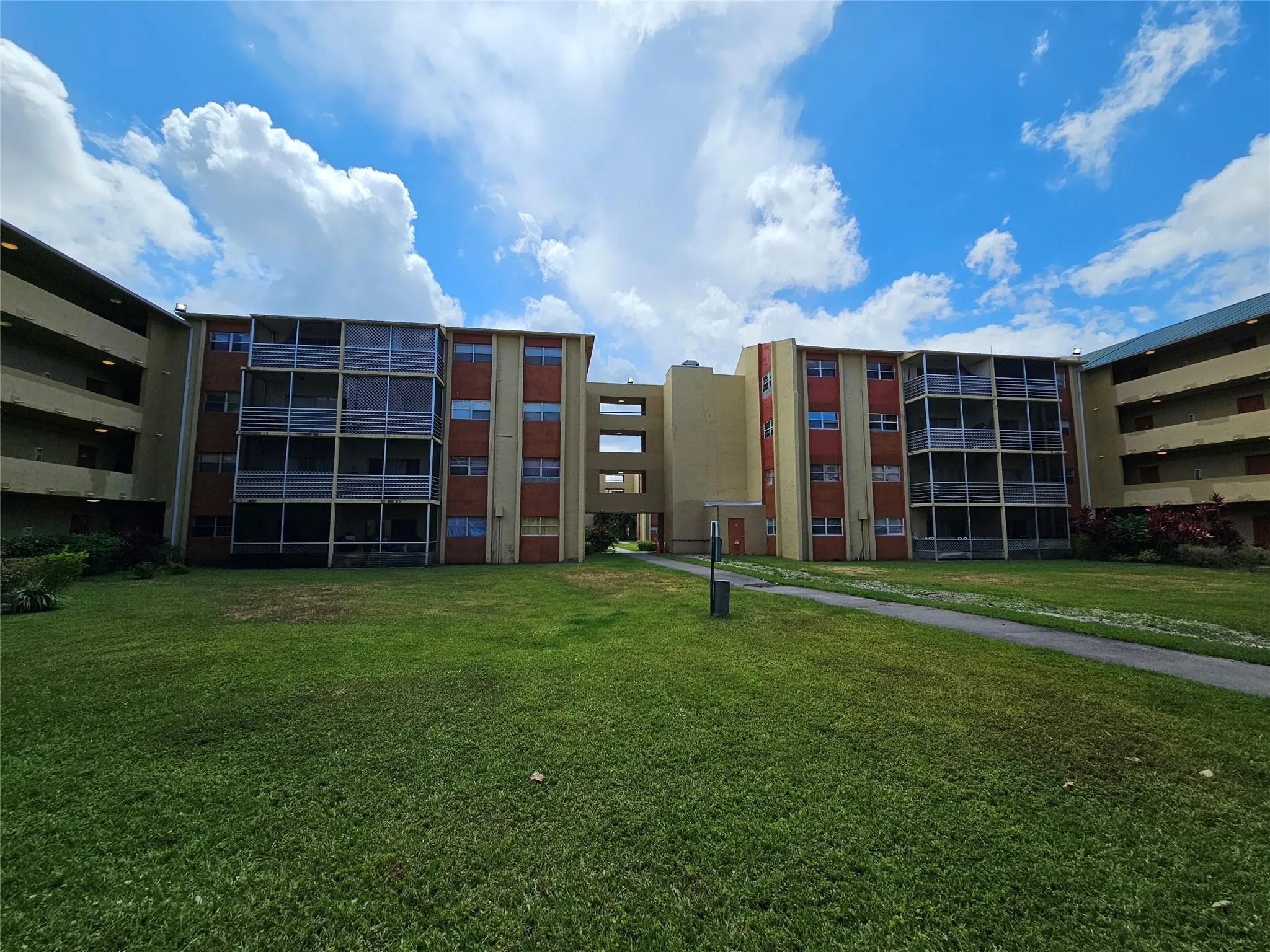 3600 NW 21st St, #303