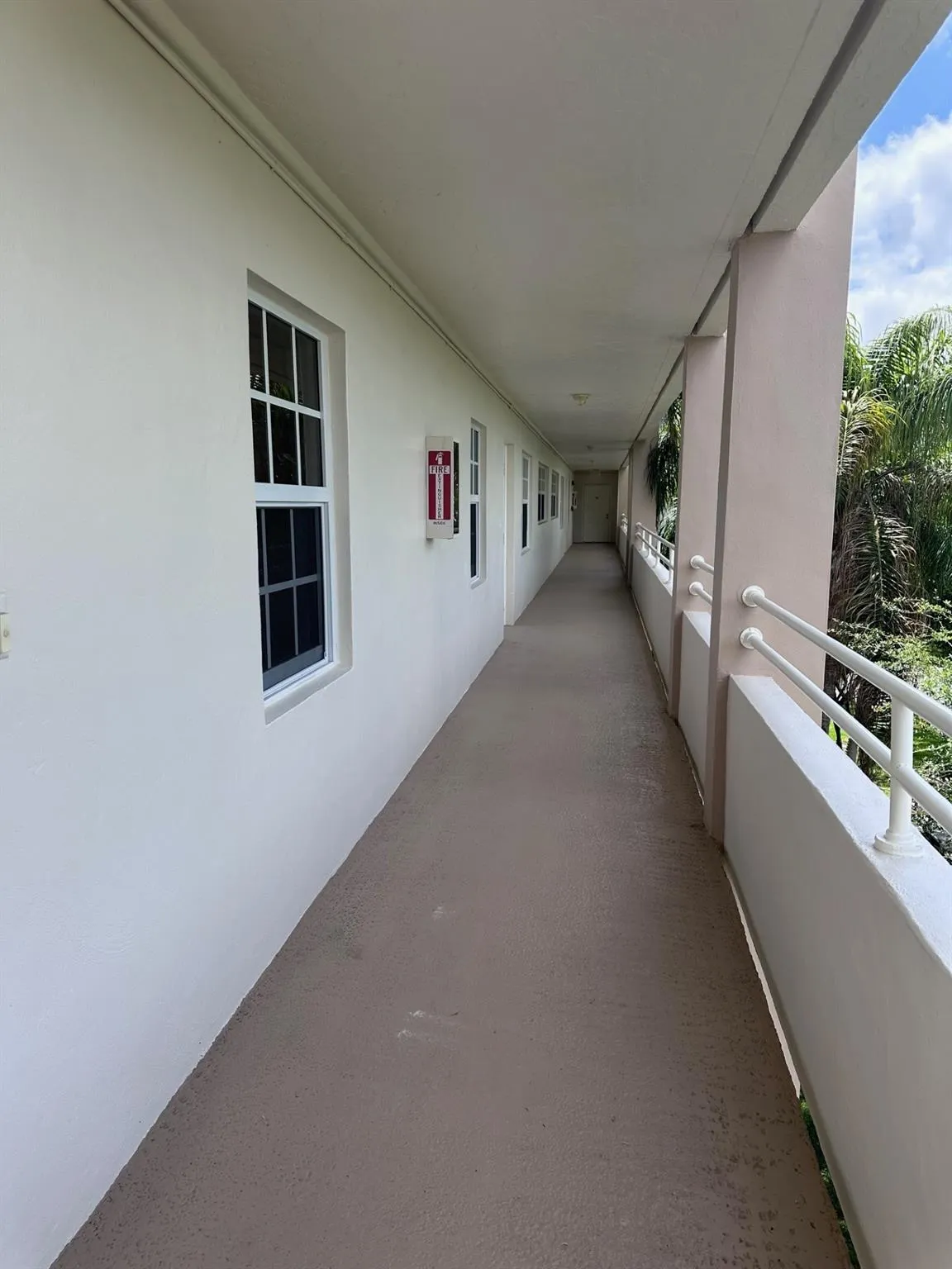 3850 Oaks Clubhouse Dr, #403