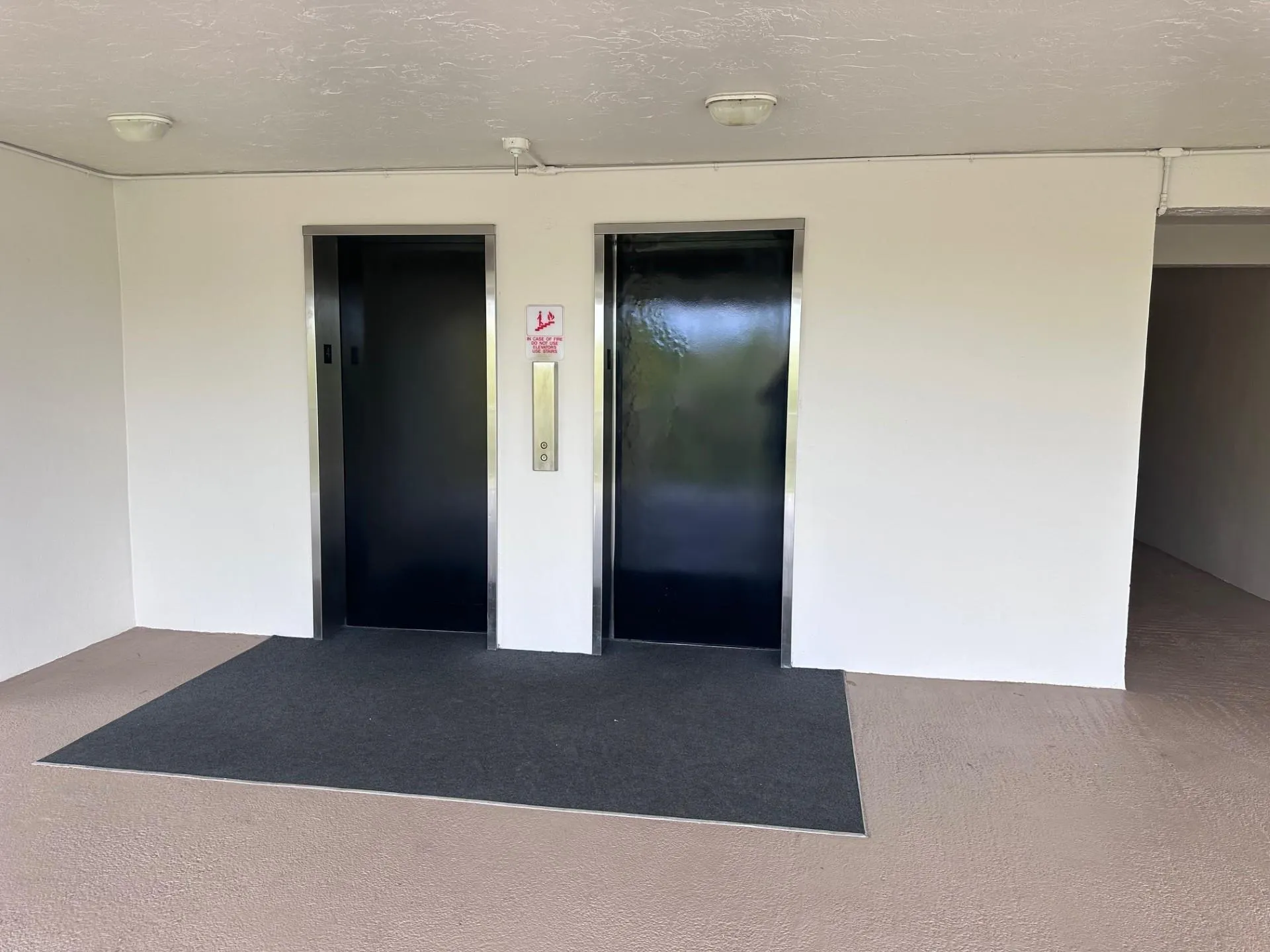 3850 Oaks Clubhouse Dr, #403