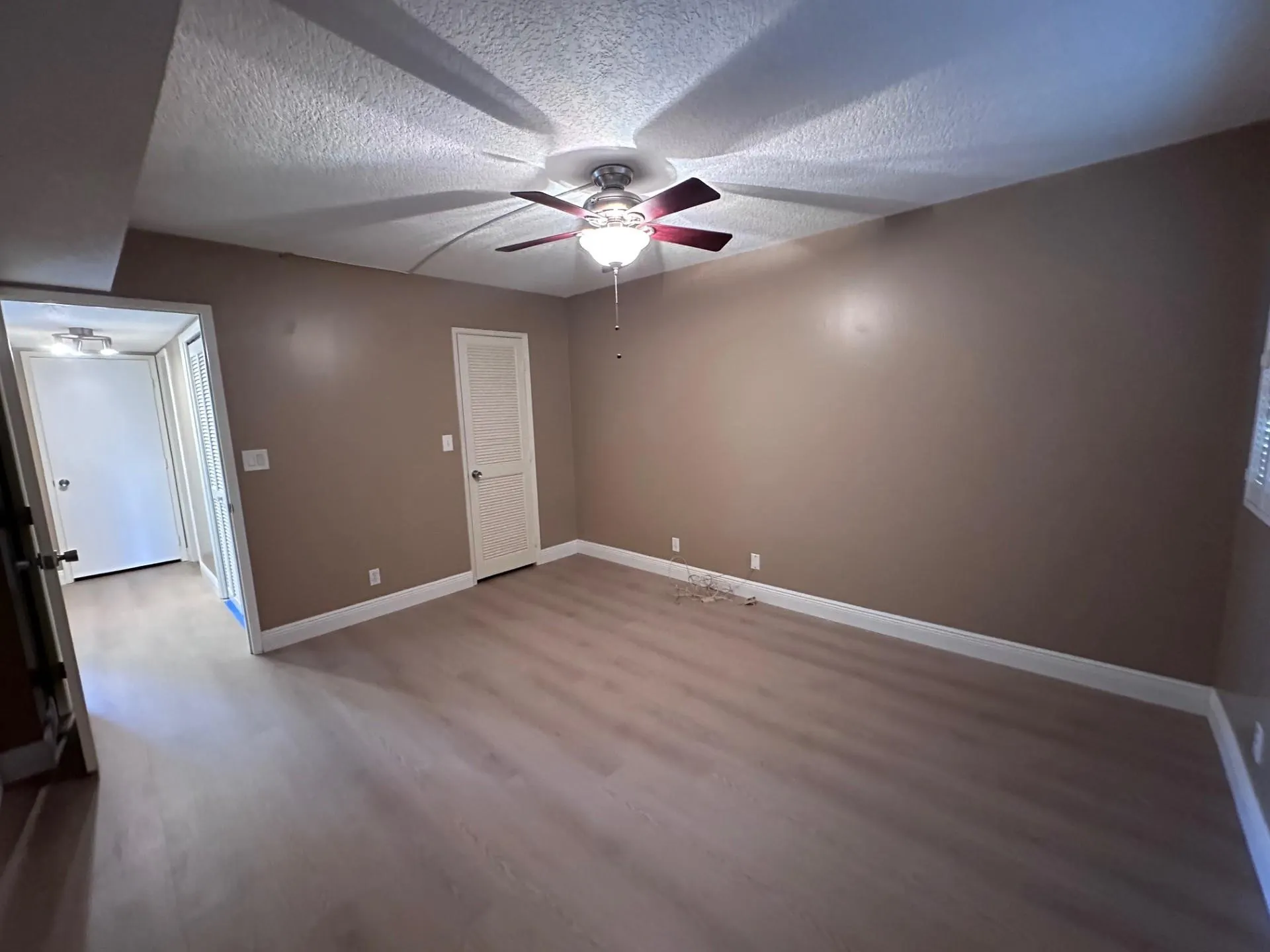 3850 Oaks Clubhouse Dr, #403