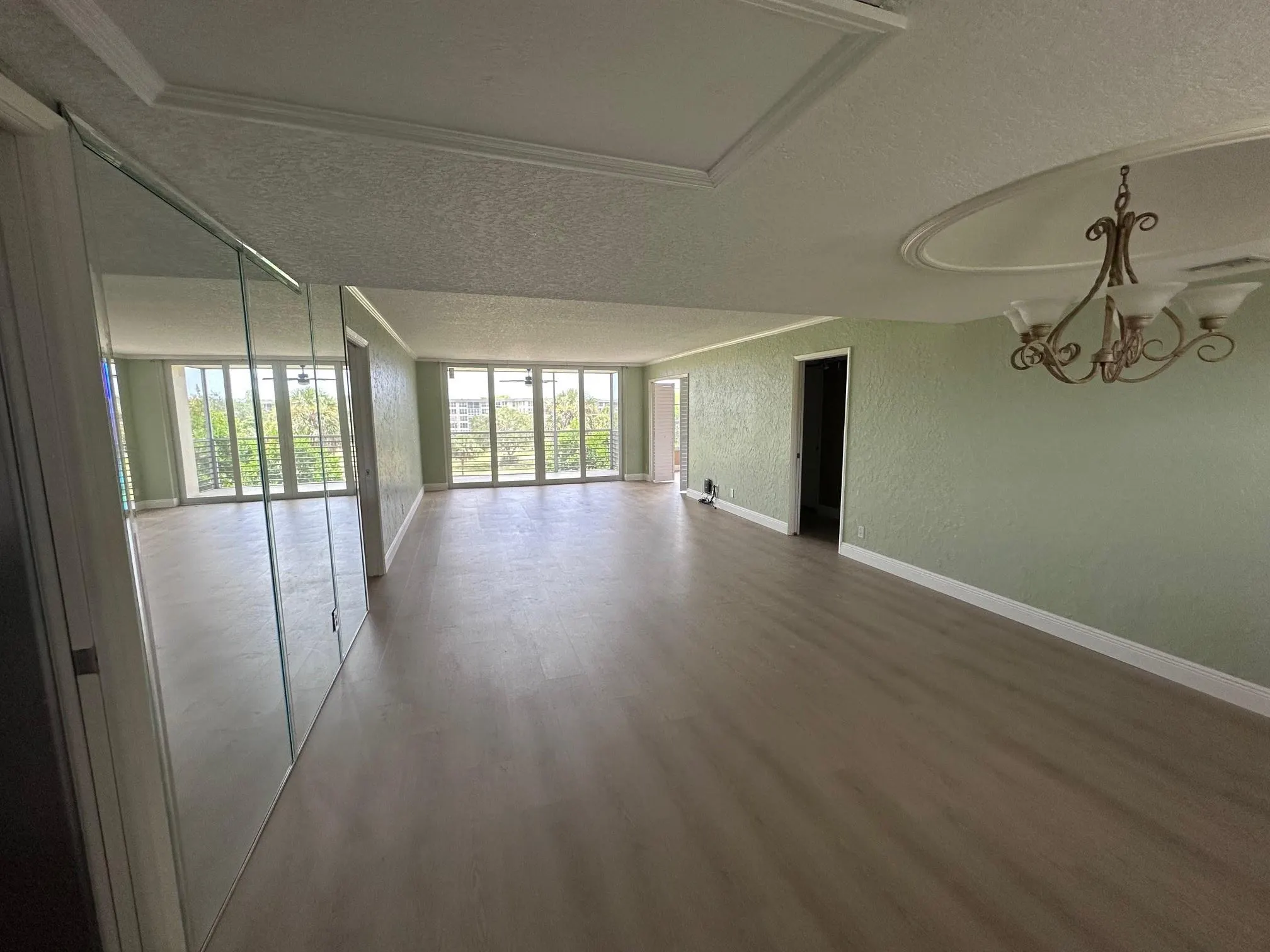 3850 Oaks Clubhouse Dr, #403