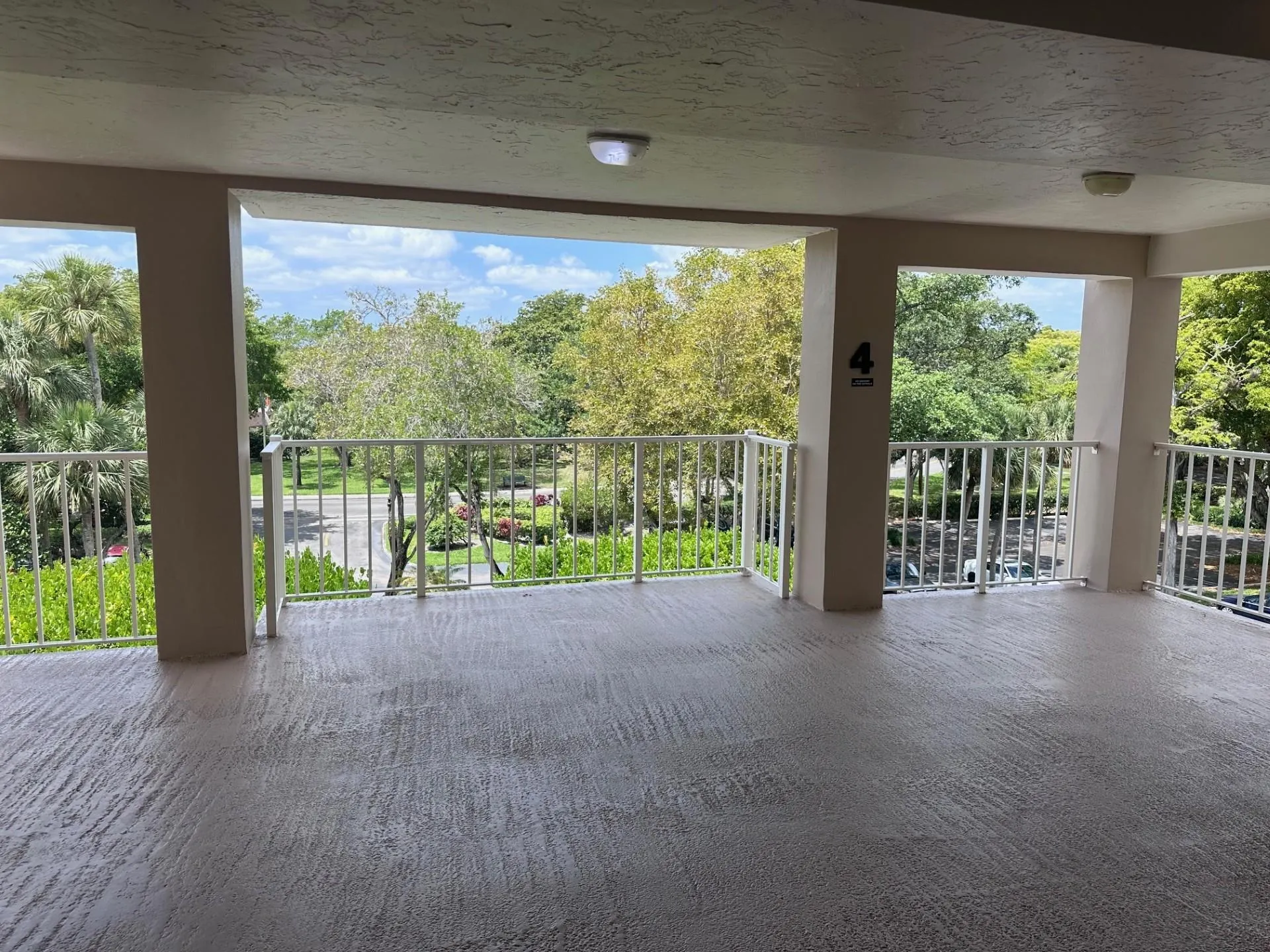 3850 Oaks Clubhouse Dr, #403