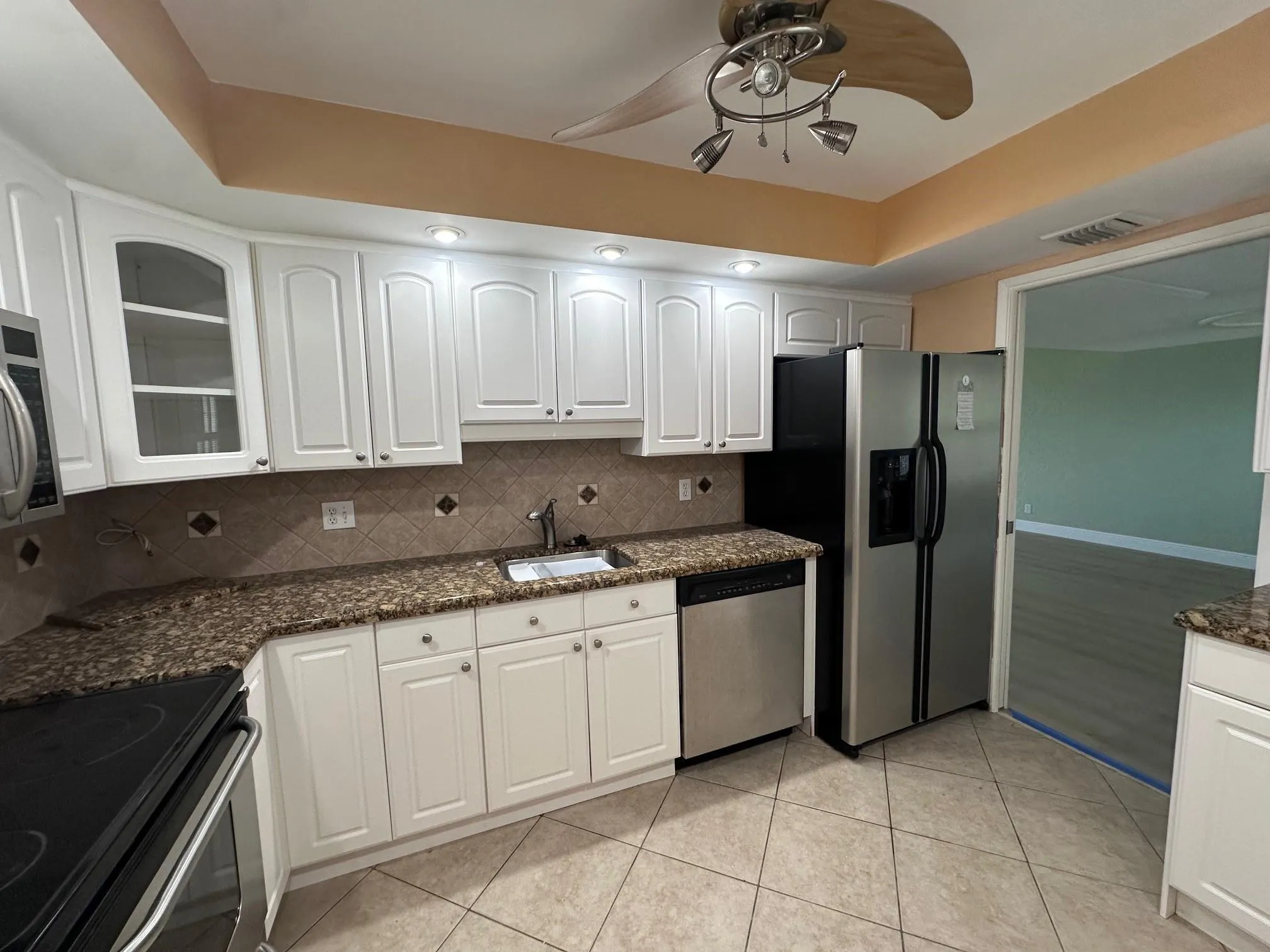 3850 Oaks Clubhouse Dr, #403