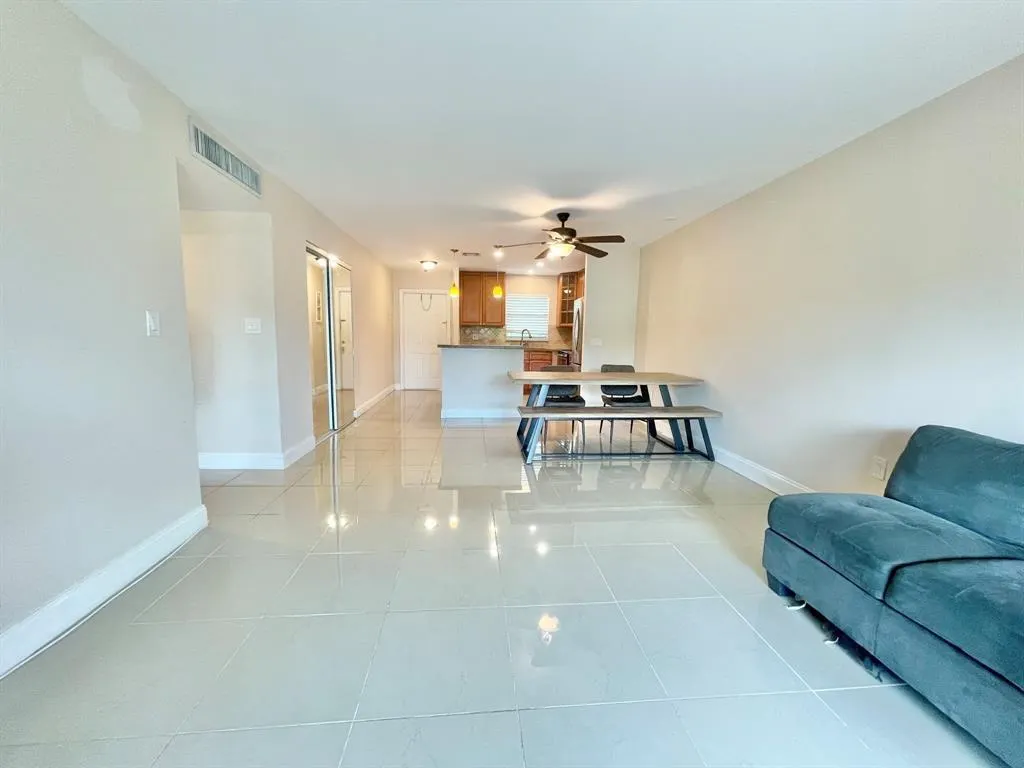 809 W Oakland Park Blvd, #J12