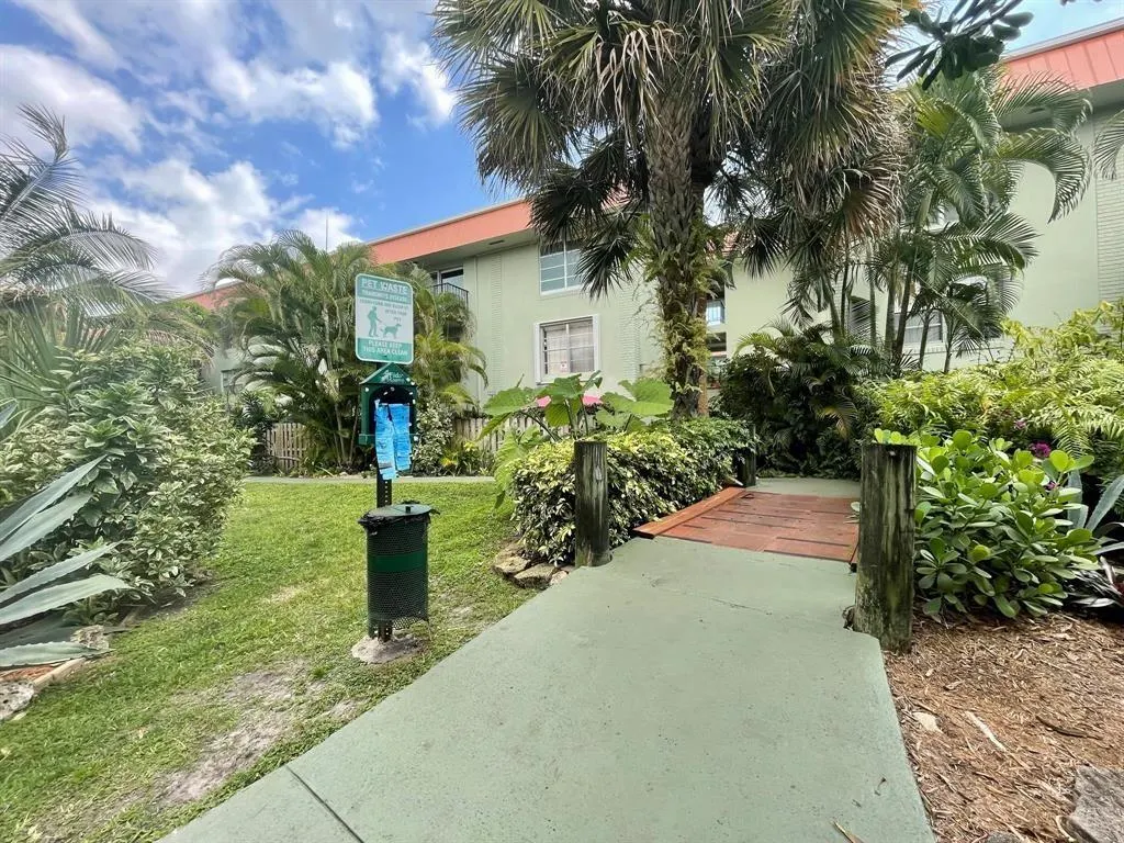 809 W Oakland Park Blvd, #J12