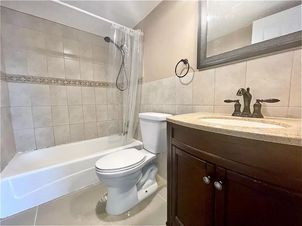 809 W Oakland Park Blvd, #J12