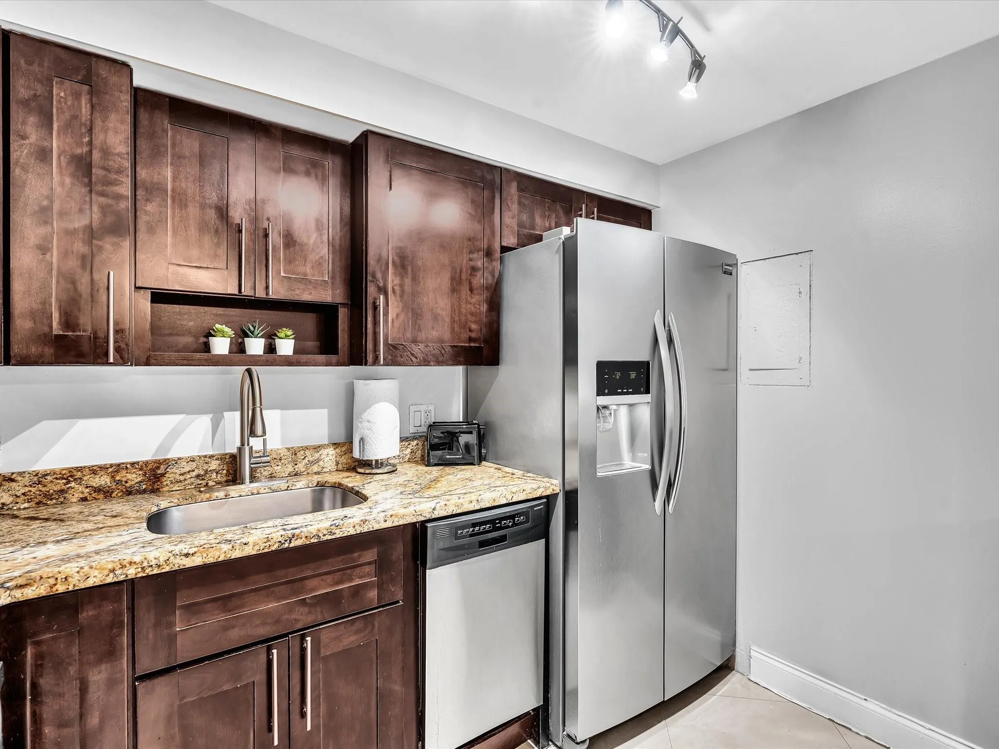 4040 Galt Ocean Dr, #811
