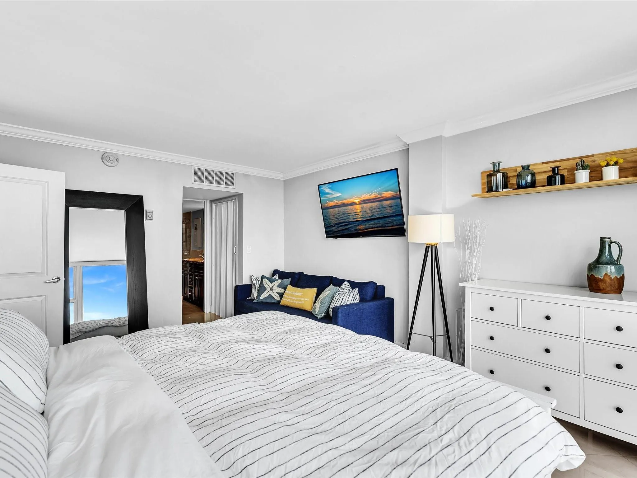 4040 Galt Ocean Dr, #811