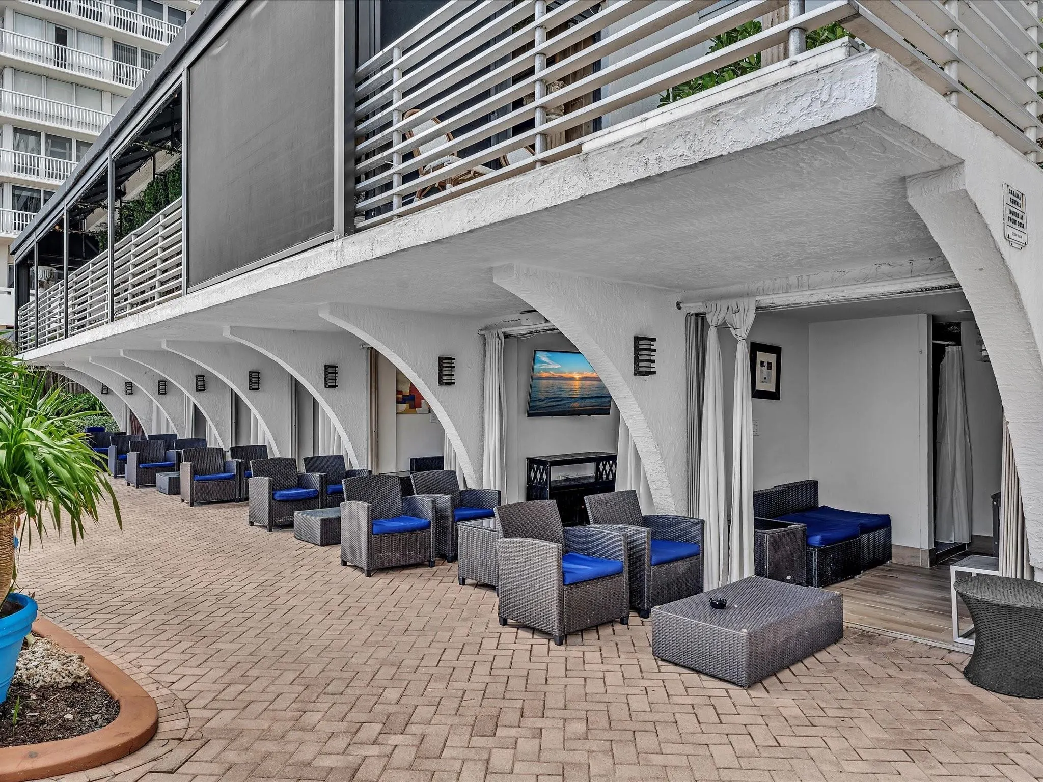 4040 Galt Ocean Dr, #811