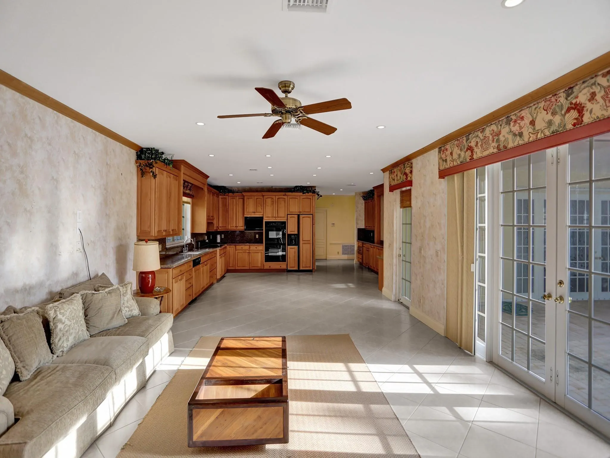 40 Compass Isle