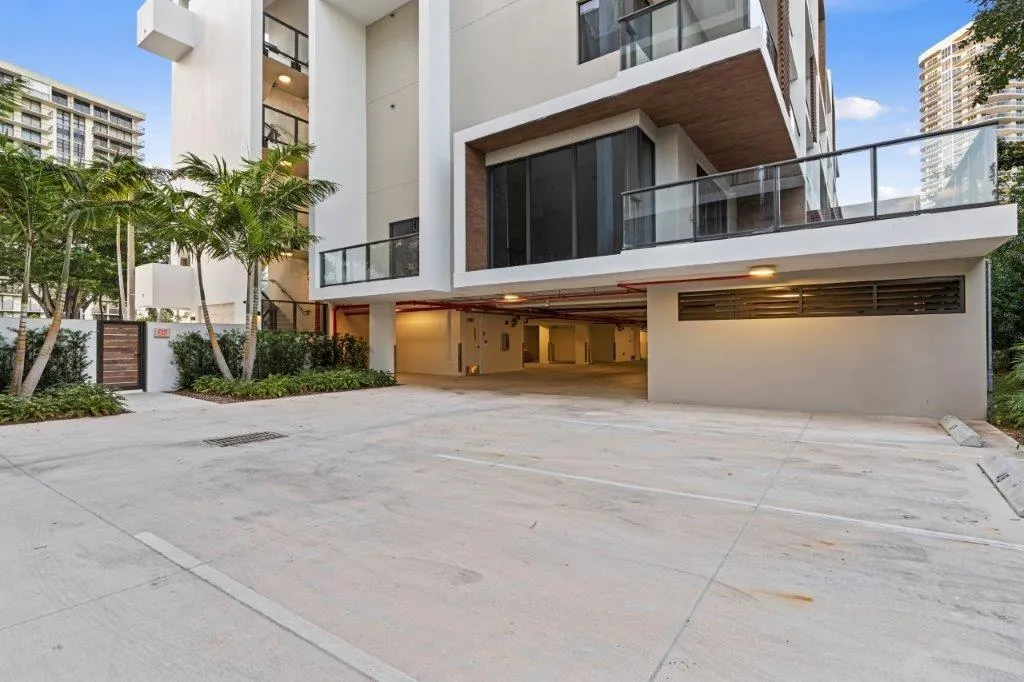 3030 N Ocean Blvd, #S104