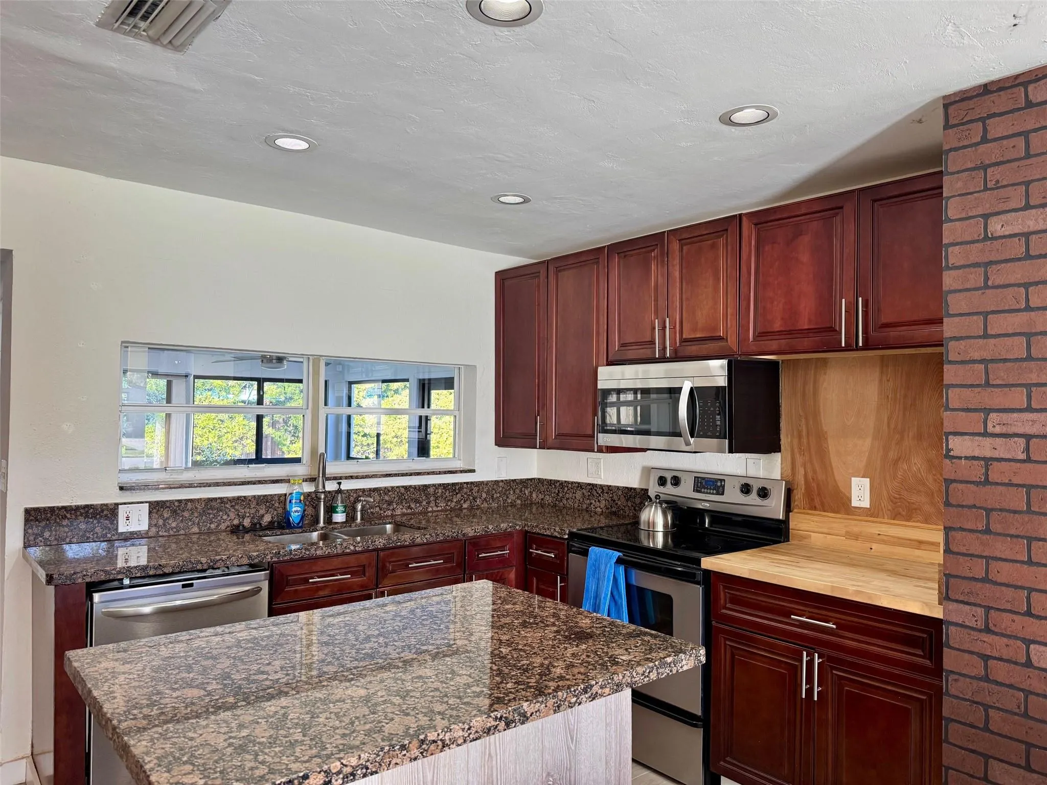 1101 SE 4th Ct