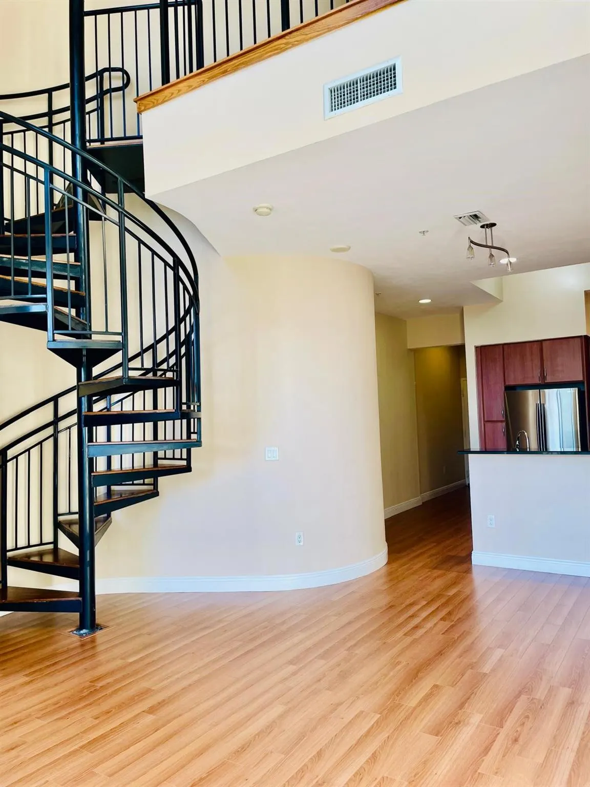 801 S Olive Ave, #409