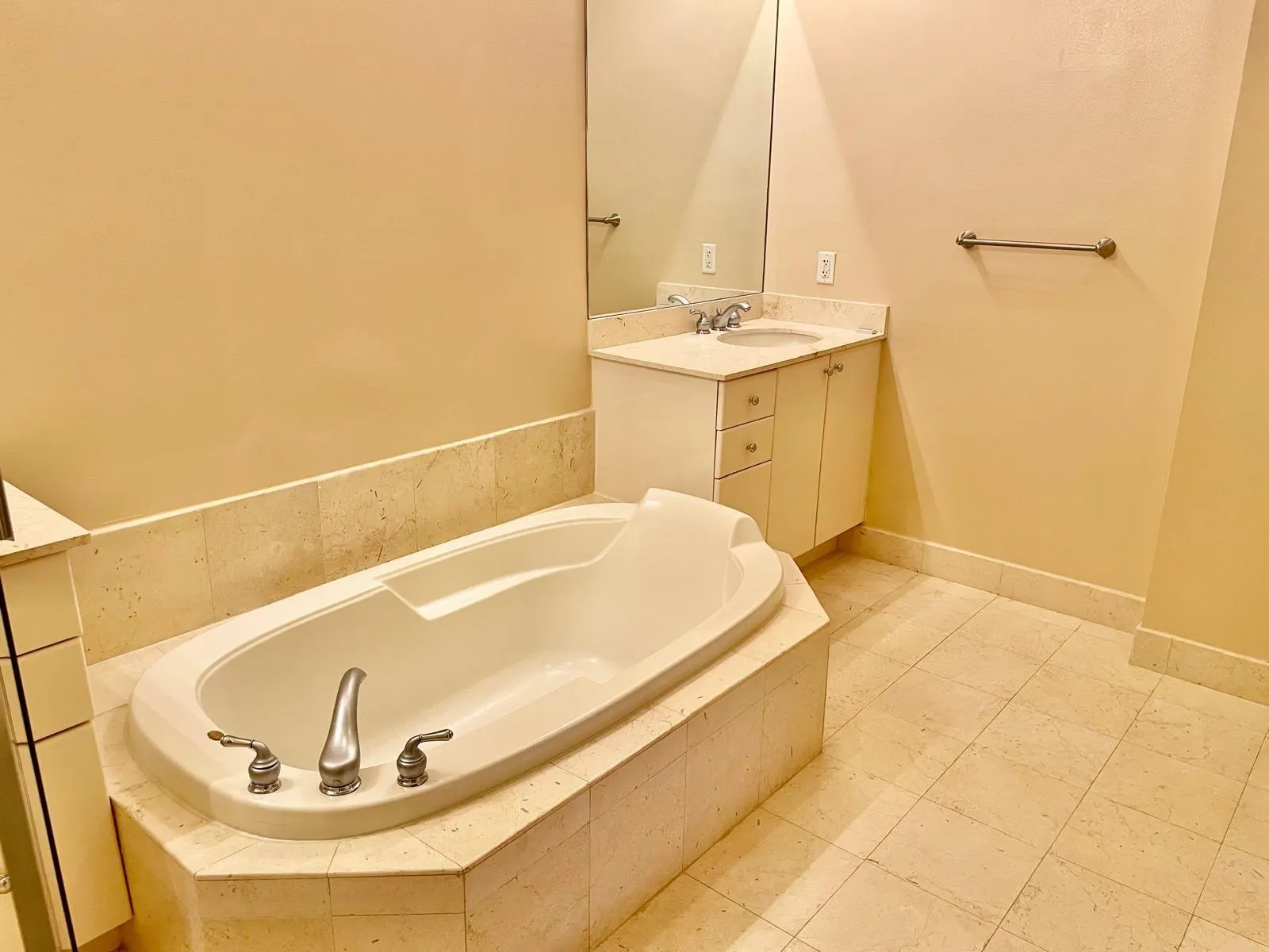 801 S Olive Ave, #409