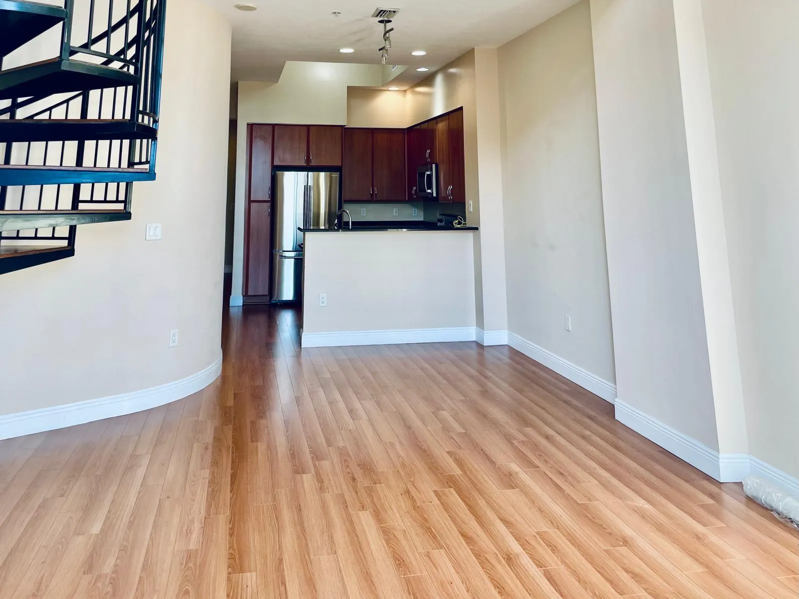 801 S Olive Ave, #409