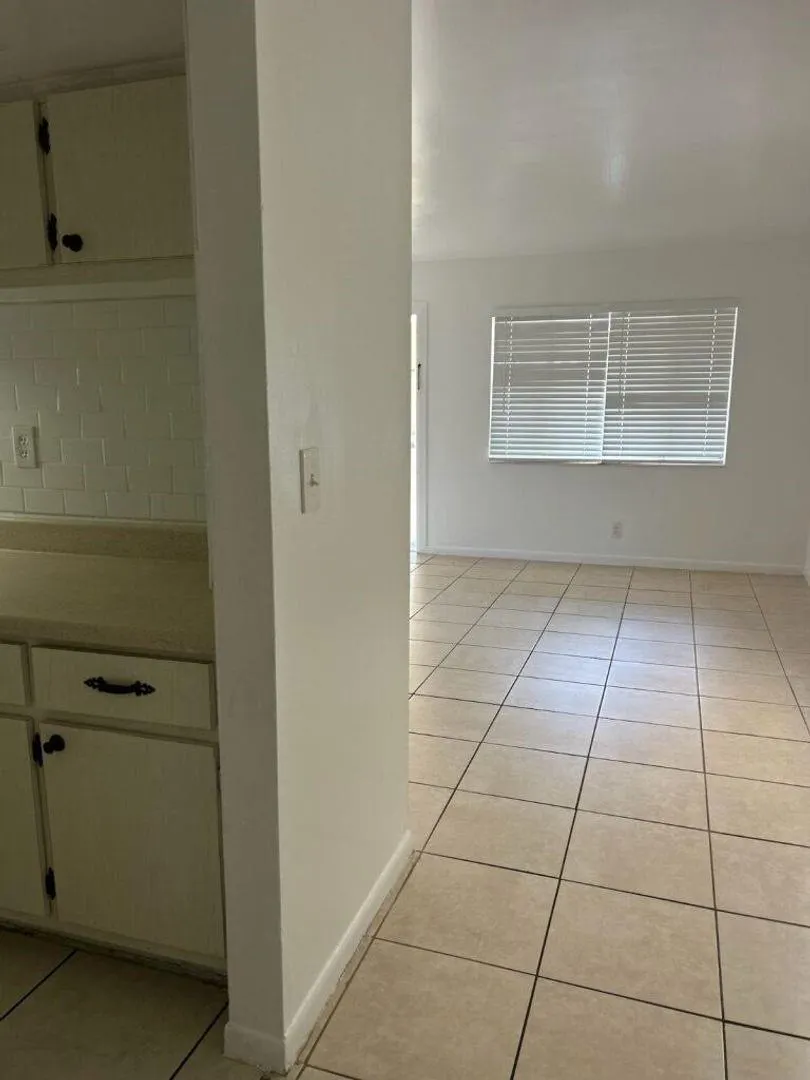 515 S Sequoia Dr, #211