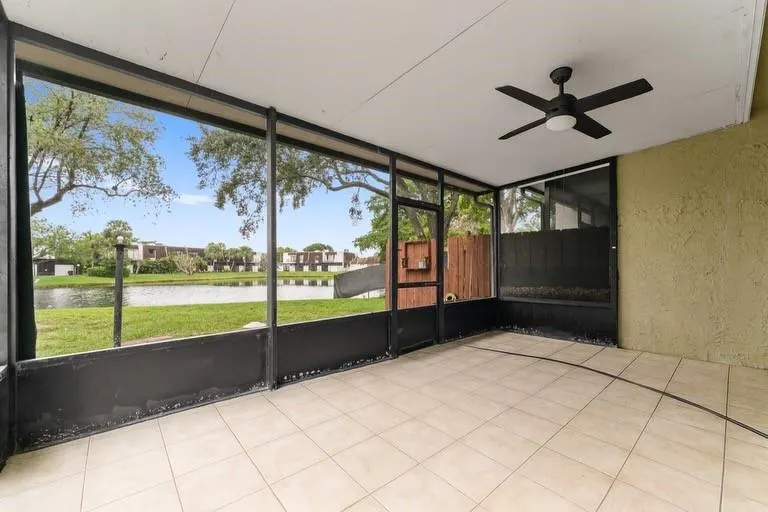 8925 Palm Tree Ln, #8925